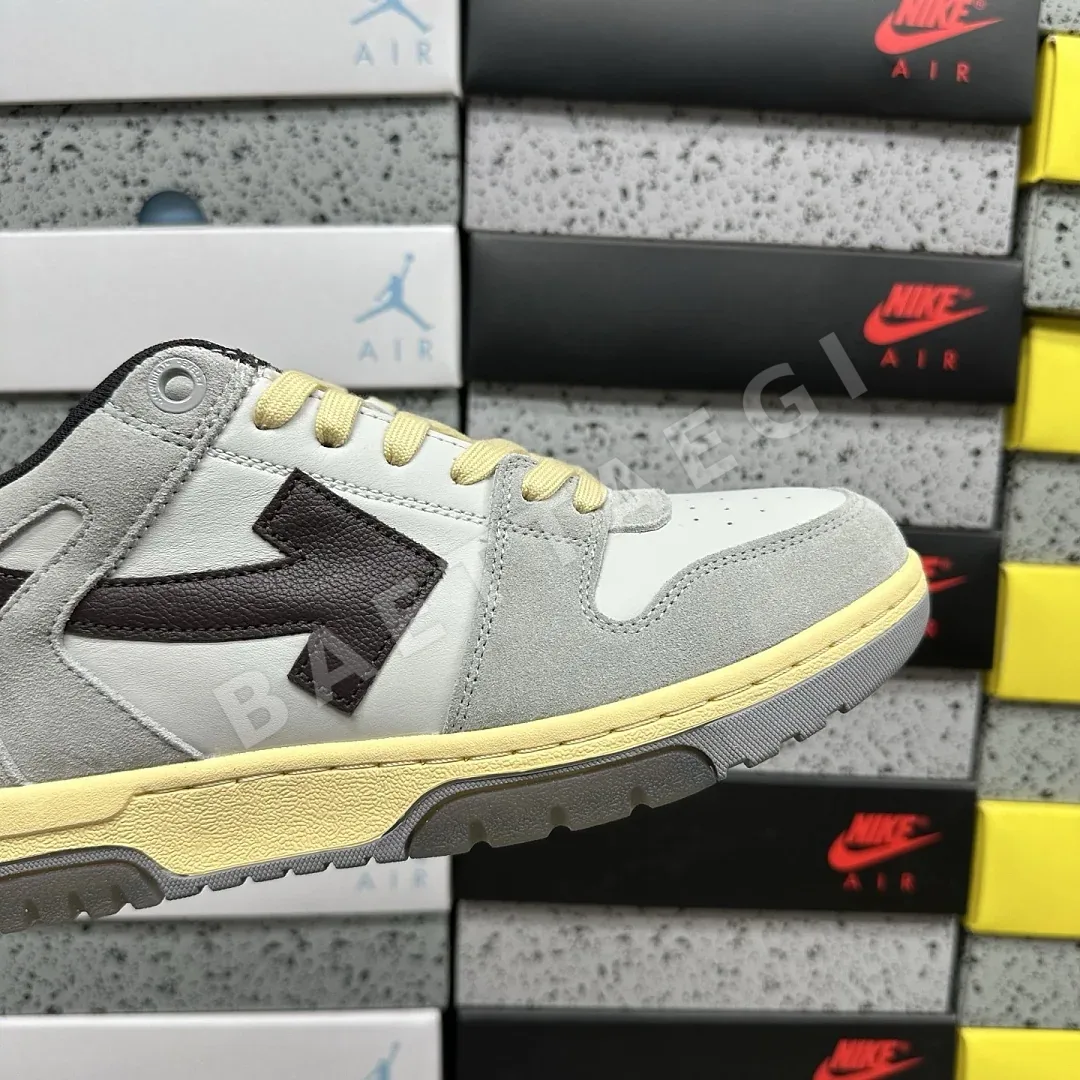 오프화이트 [KZ] 아웃 오브 오피스 OOO 로우 탑스 그레이 브라운 202494 Off White Out Of Office OOO Low 상세 이미지 4