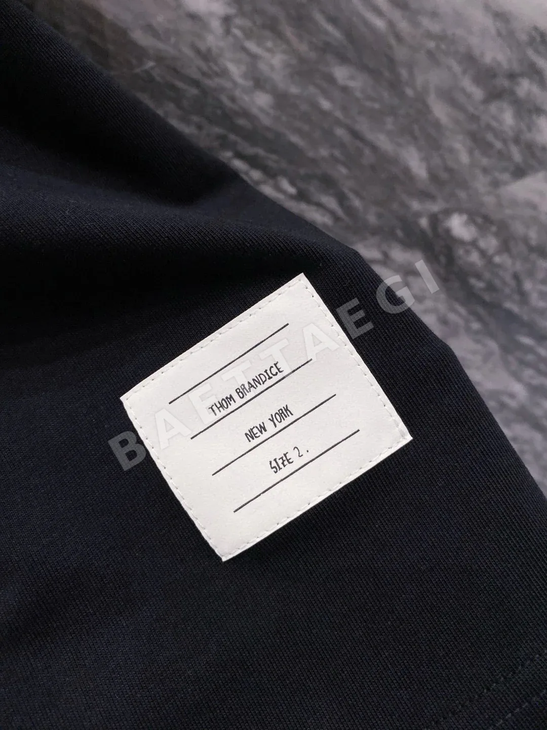 톰브라운 남성 무지 코튼 반팔 티셔츠 상세 이미지 6