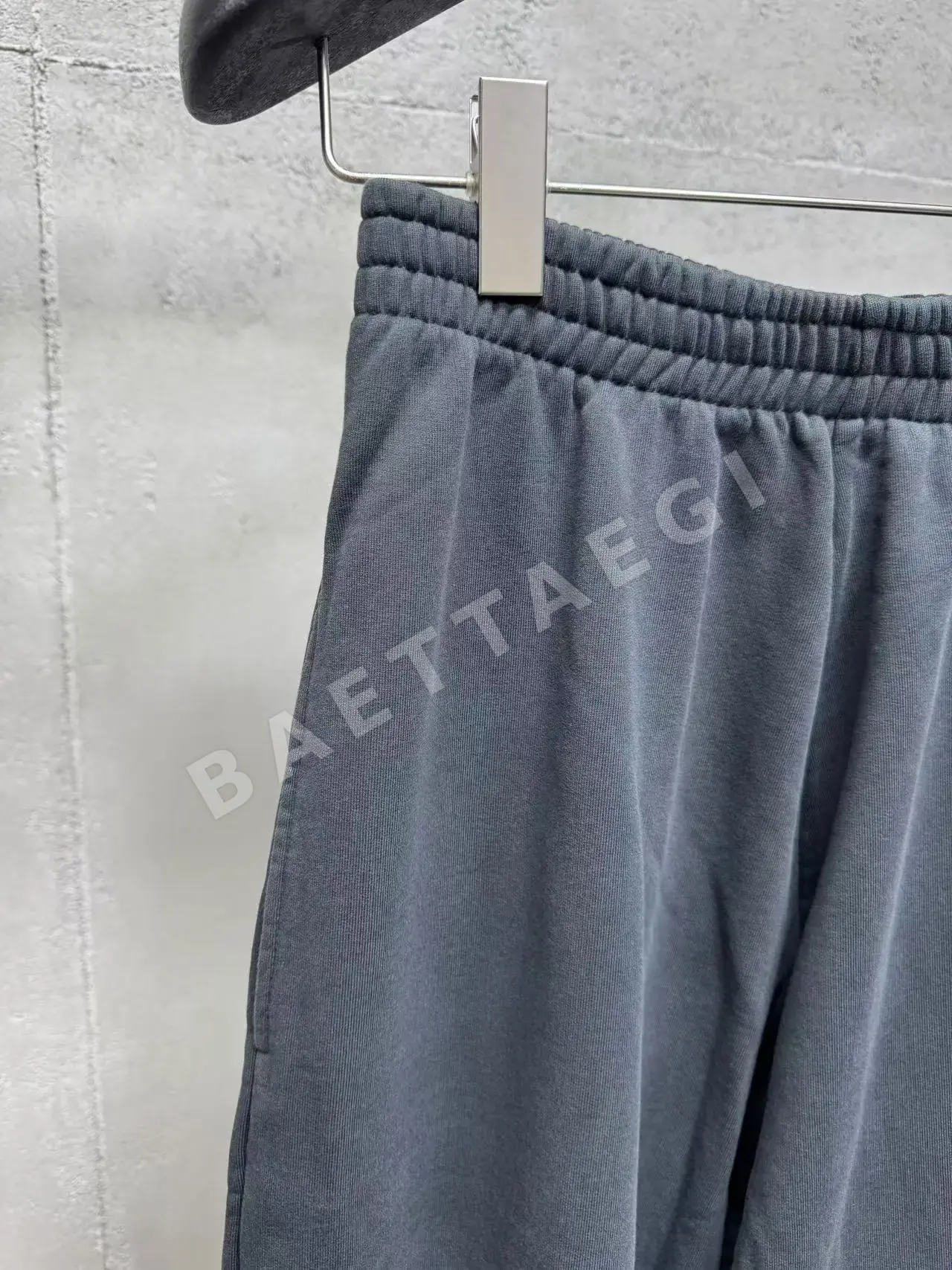 발렌시아가 남성 바지 상세 이미지 3