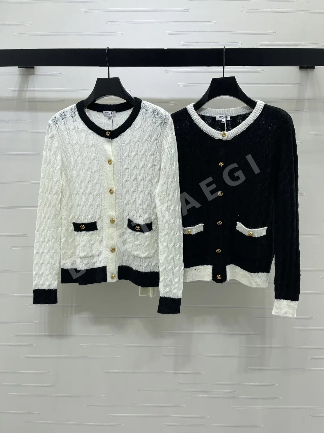 샤넬 케이블 니트 크루넥 가디건 153598
