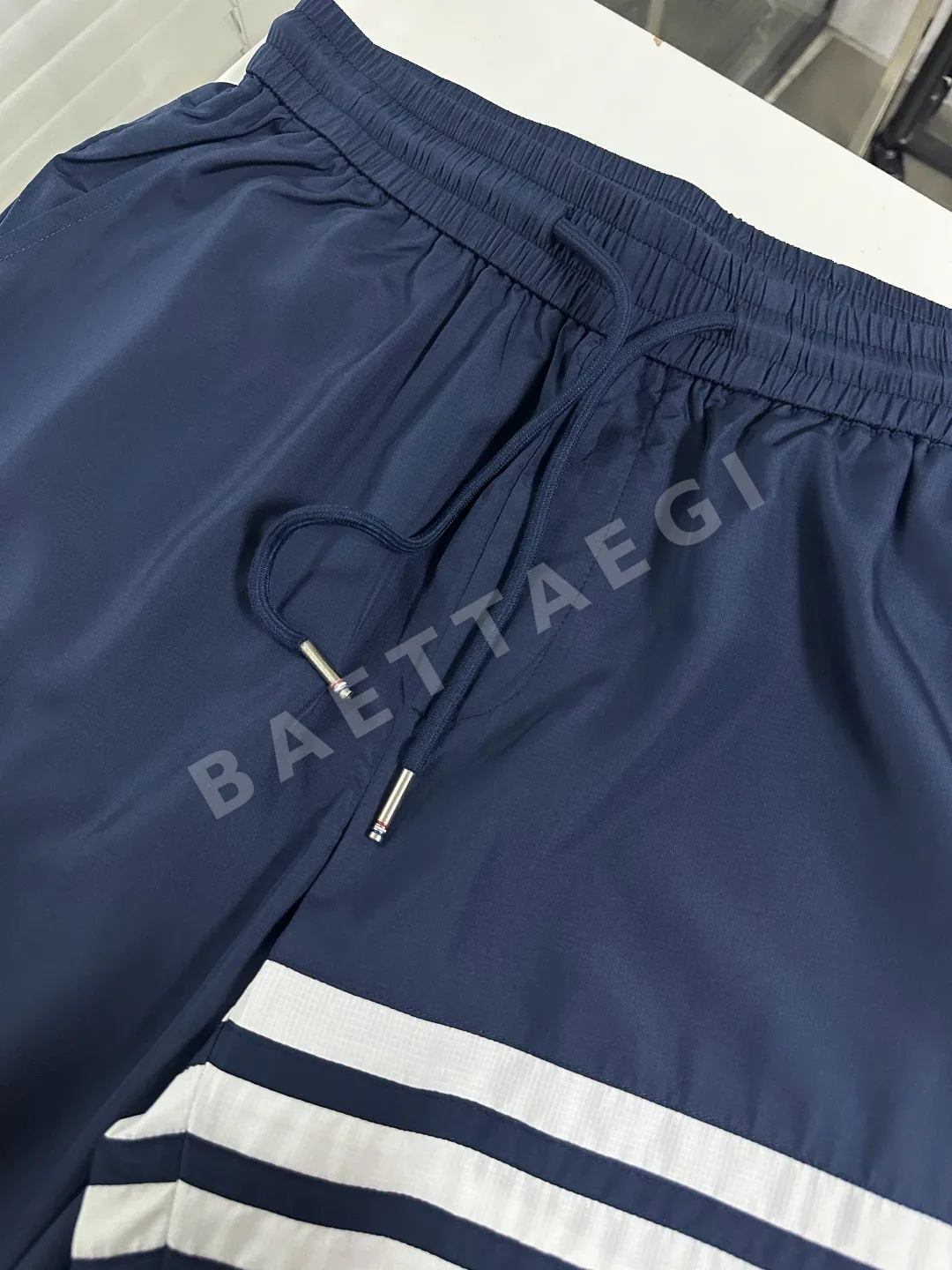 톰브라운 컬러 블록 나일론 긴 바지 상세 이미지 8