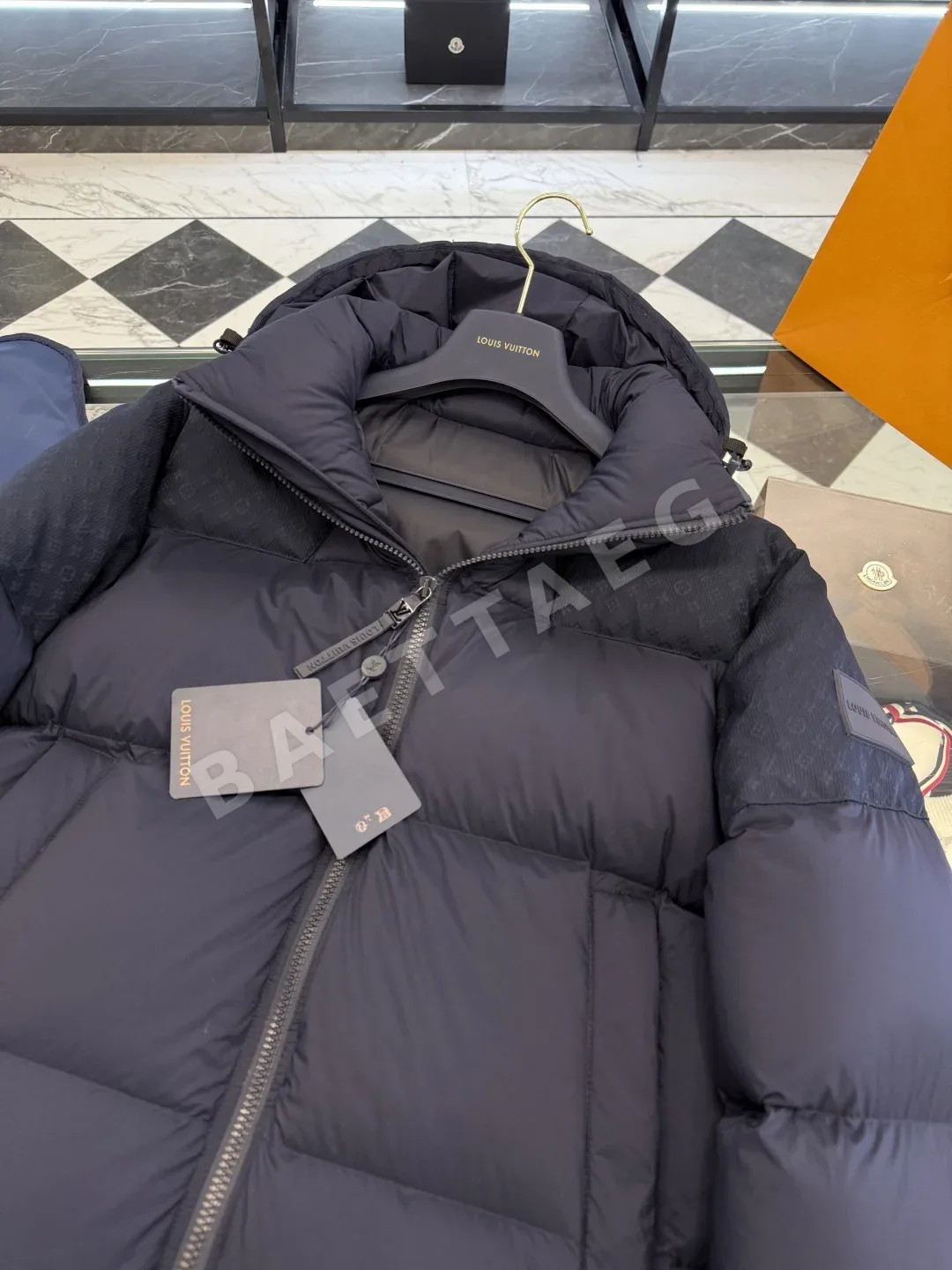 루이비통 루이 비통 모노그램 다운 블루종 블랙 컬러 후드 패딩 자켓 160072 Louis Vuitton Padding 상세 이미지 5