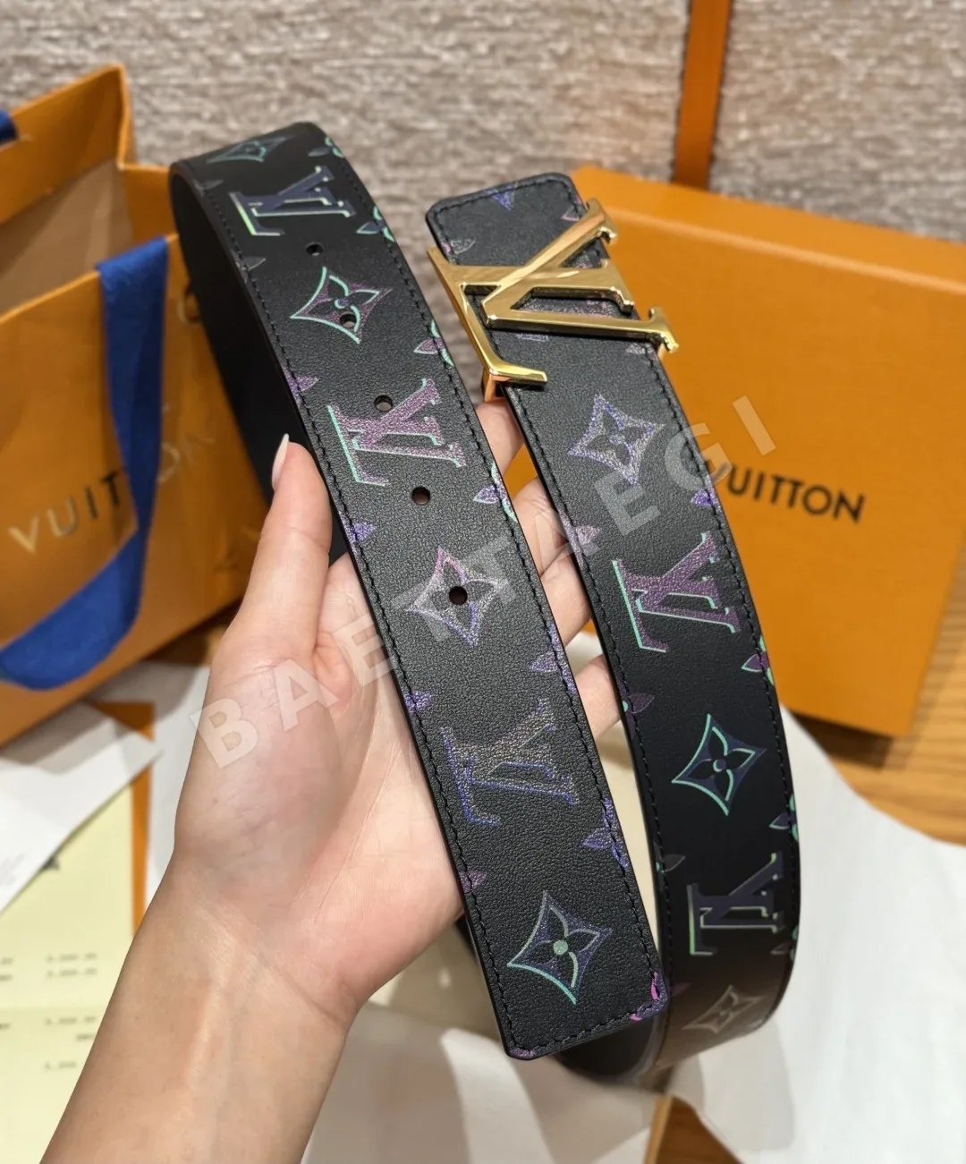 루이비통 모노그램 이리데센트 벨트 40mm 상세 이미지 3