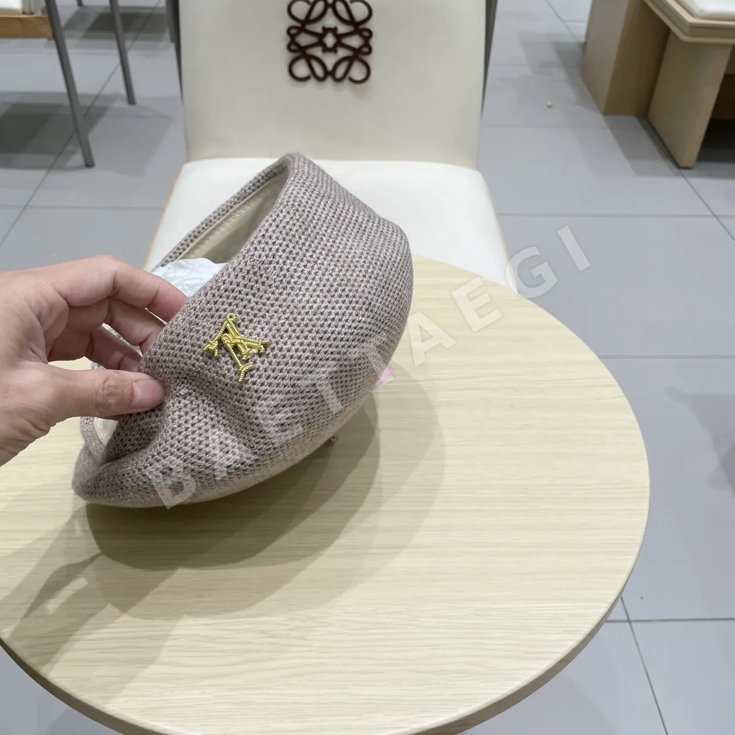 루이비통 무지 린넨 베레모 모자 상세 이미지 6