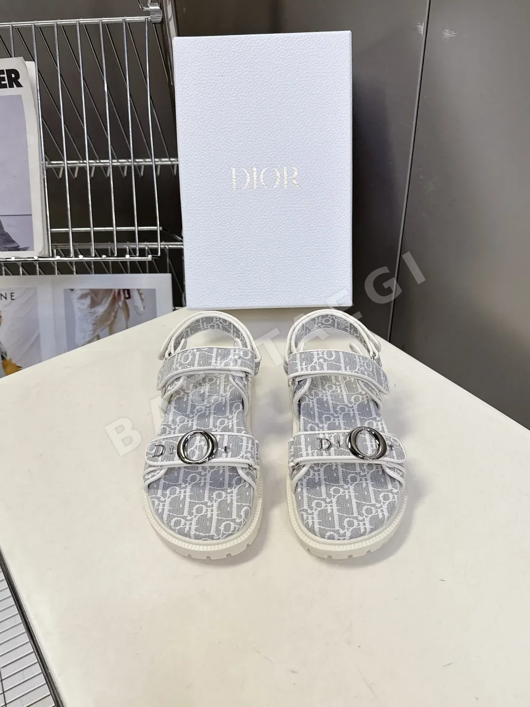 디올 오블리크 모노그램 벨크로 스포츠 샌들 98548