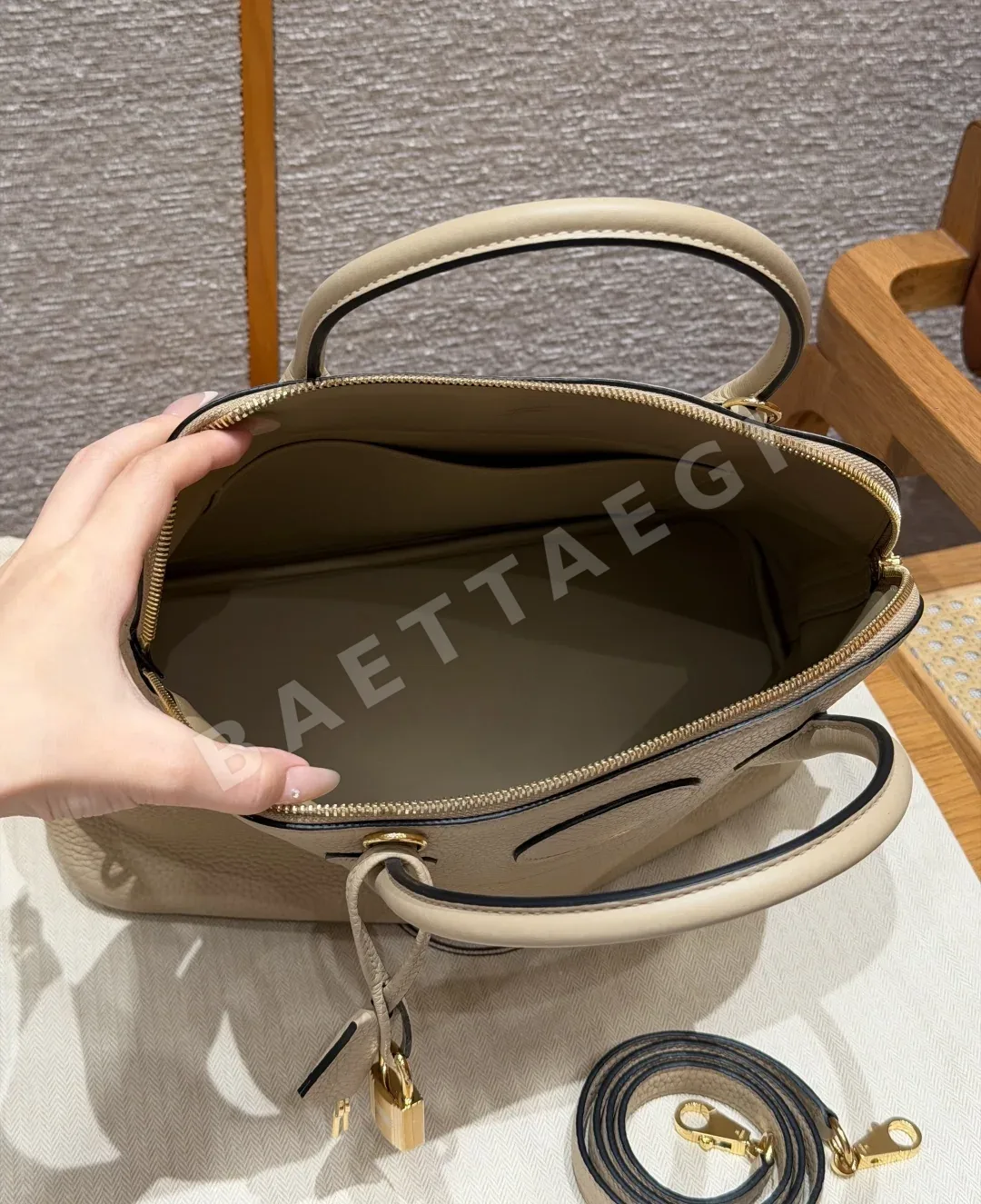 에르메스 크레망스 골드 버클 볼링백 상세 이미지 6