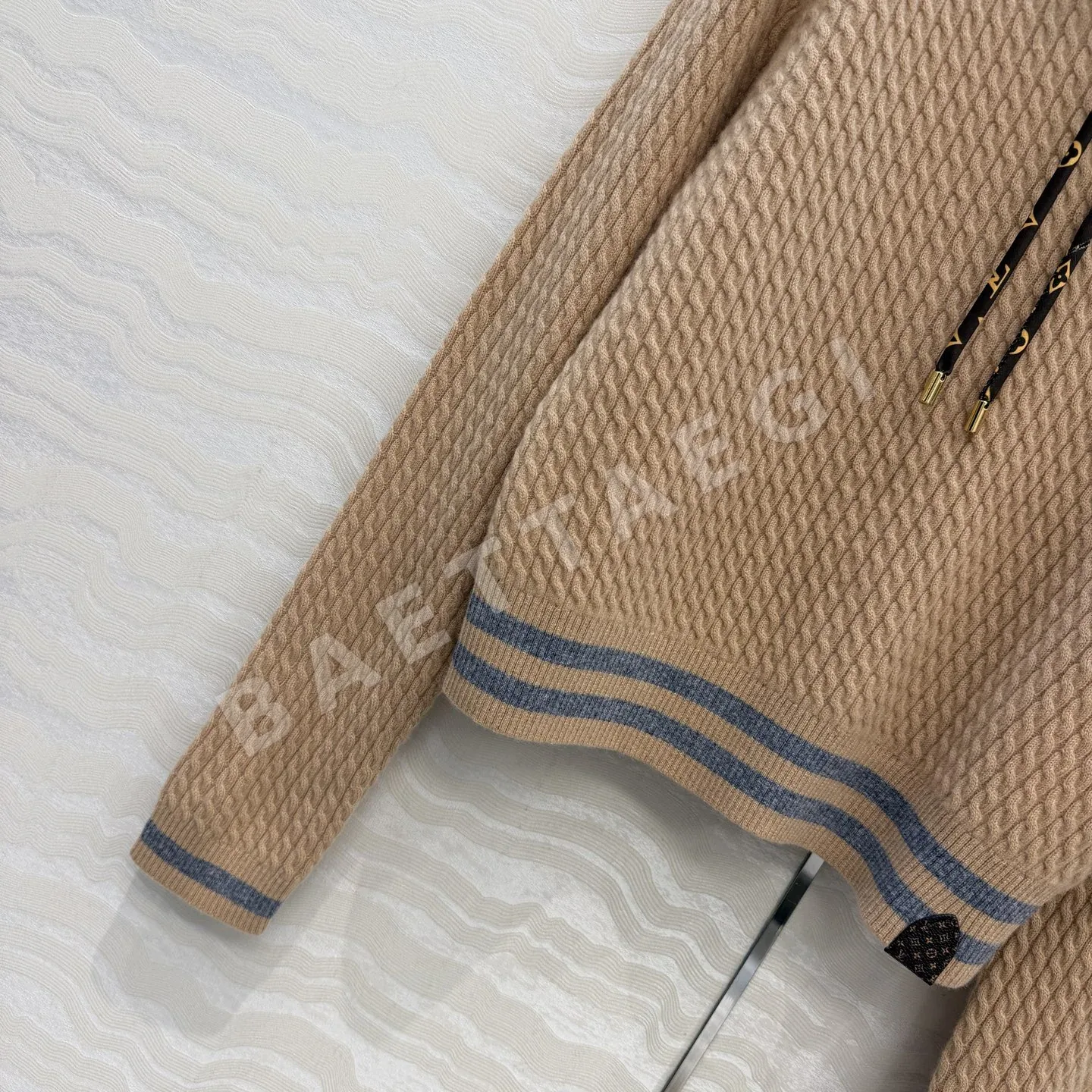 루이비통 모노그램 플라워 패턴 울 보타이 니트 상세 이미지 5