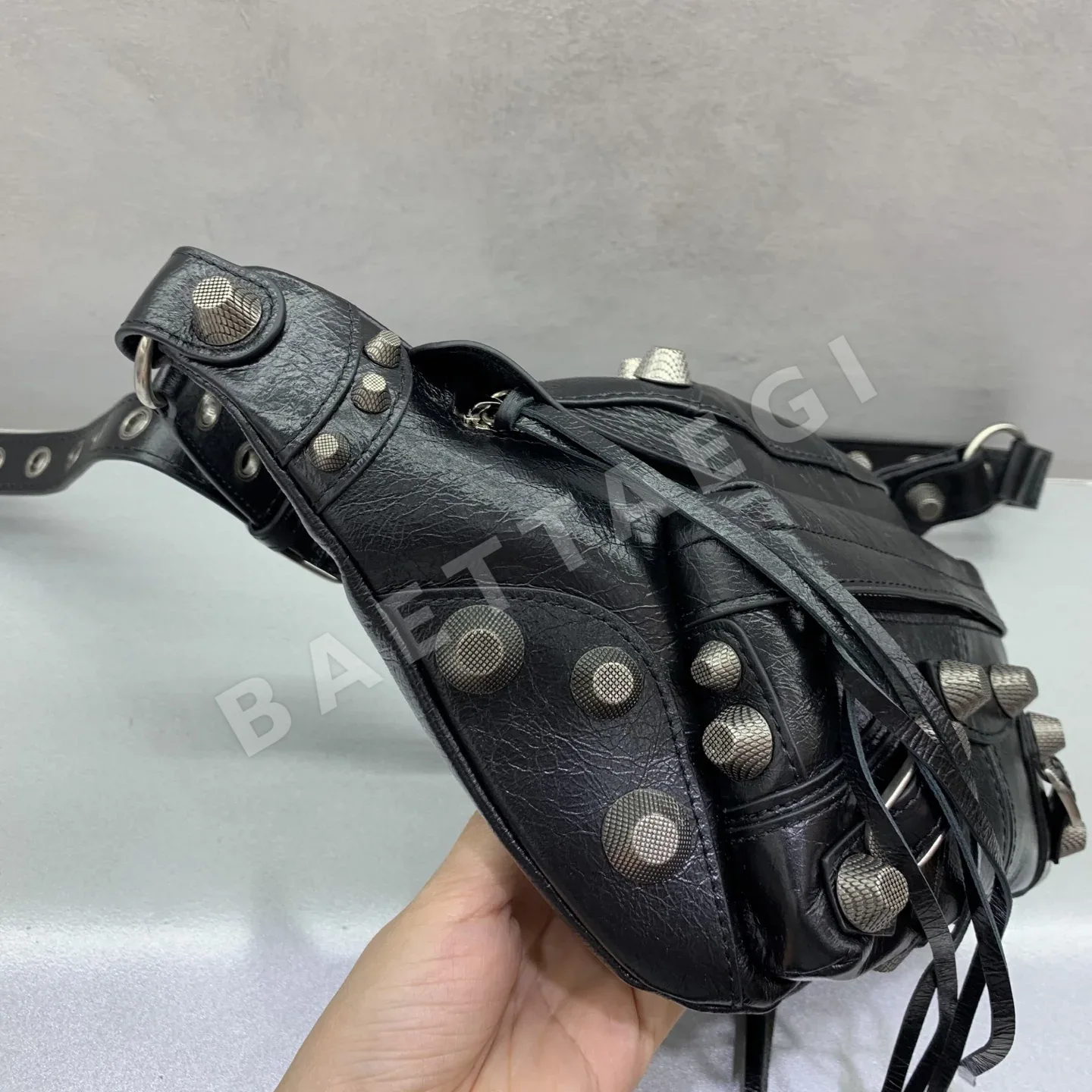 발렌시아가 르 카골 벨트백 상세 이미지 3