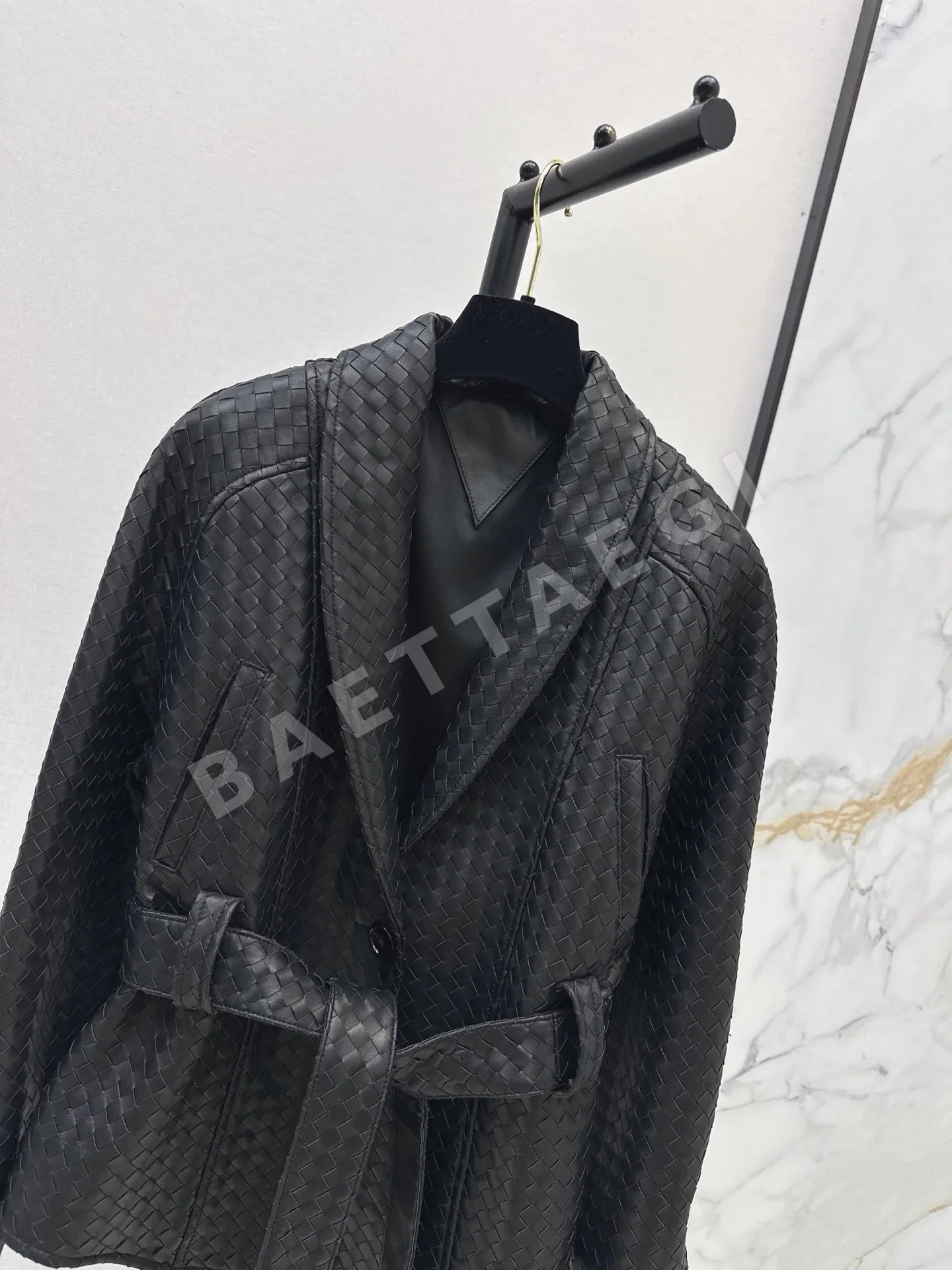 보테가베네타 램스킨 꽃무늬 오버사이즈 가죽 자켓 상세 이미지 3