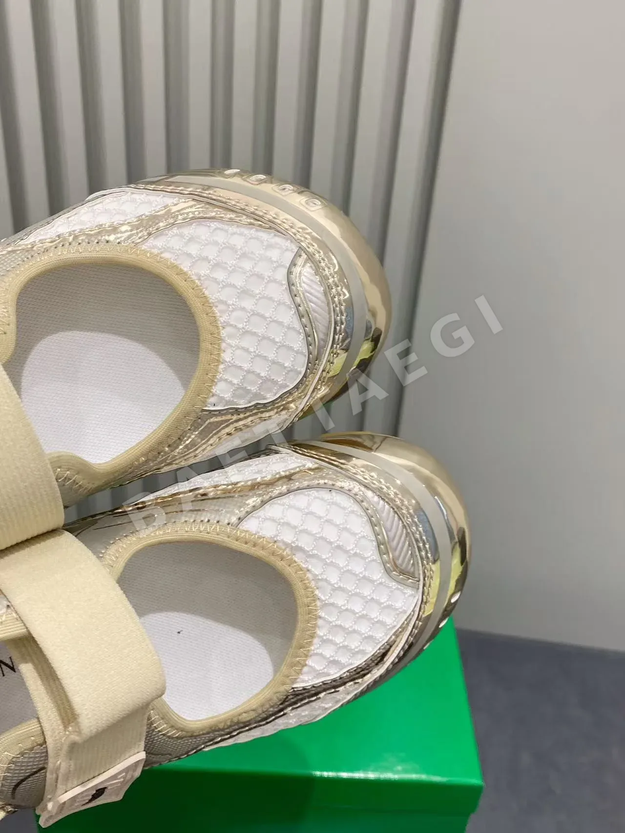 보테가베네타 벨크로 메리제인 상세 이미지 4