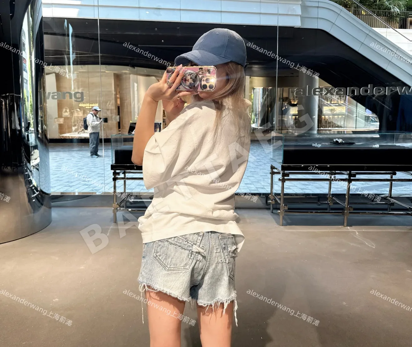 알렉산더왕 화이트 라인스톤 장식 코튼 반팔 티셔츠 상세 이미지 4