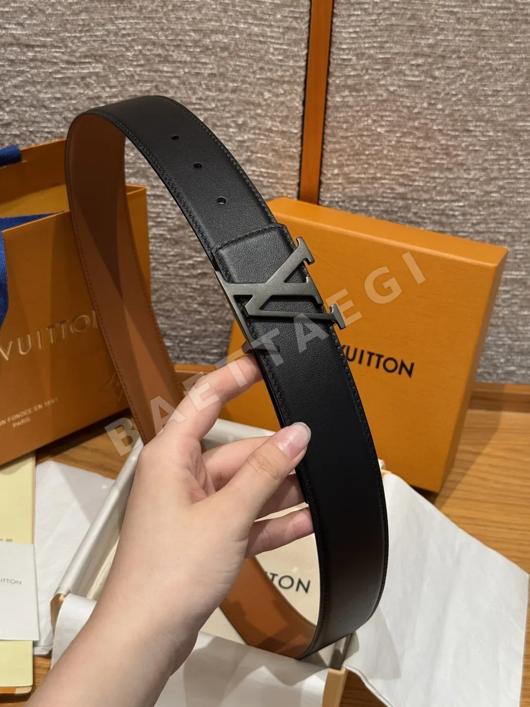 루이비통 JD350 토리옹 가죽 리버시블 벨트 상세 이미지 4