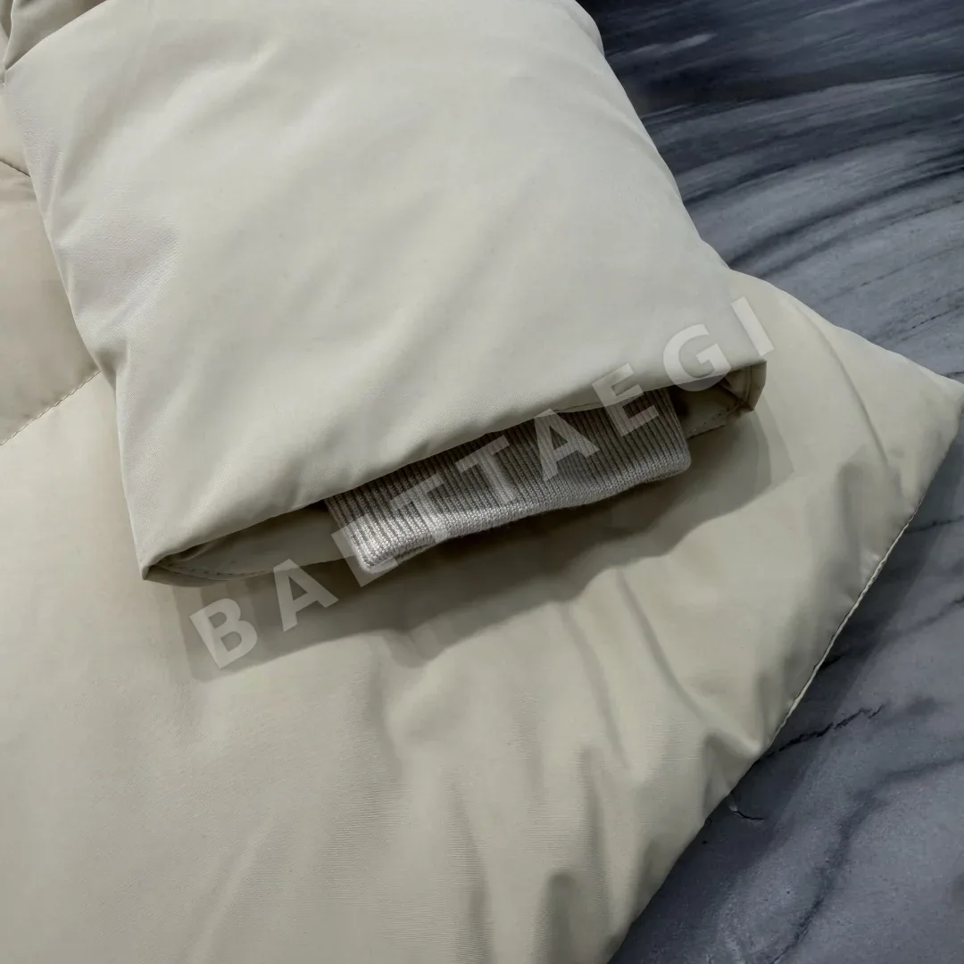 디올 CD 자수 스탠드카라 숏 패딩 재킷 상세 이미지 8