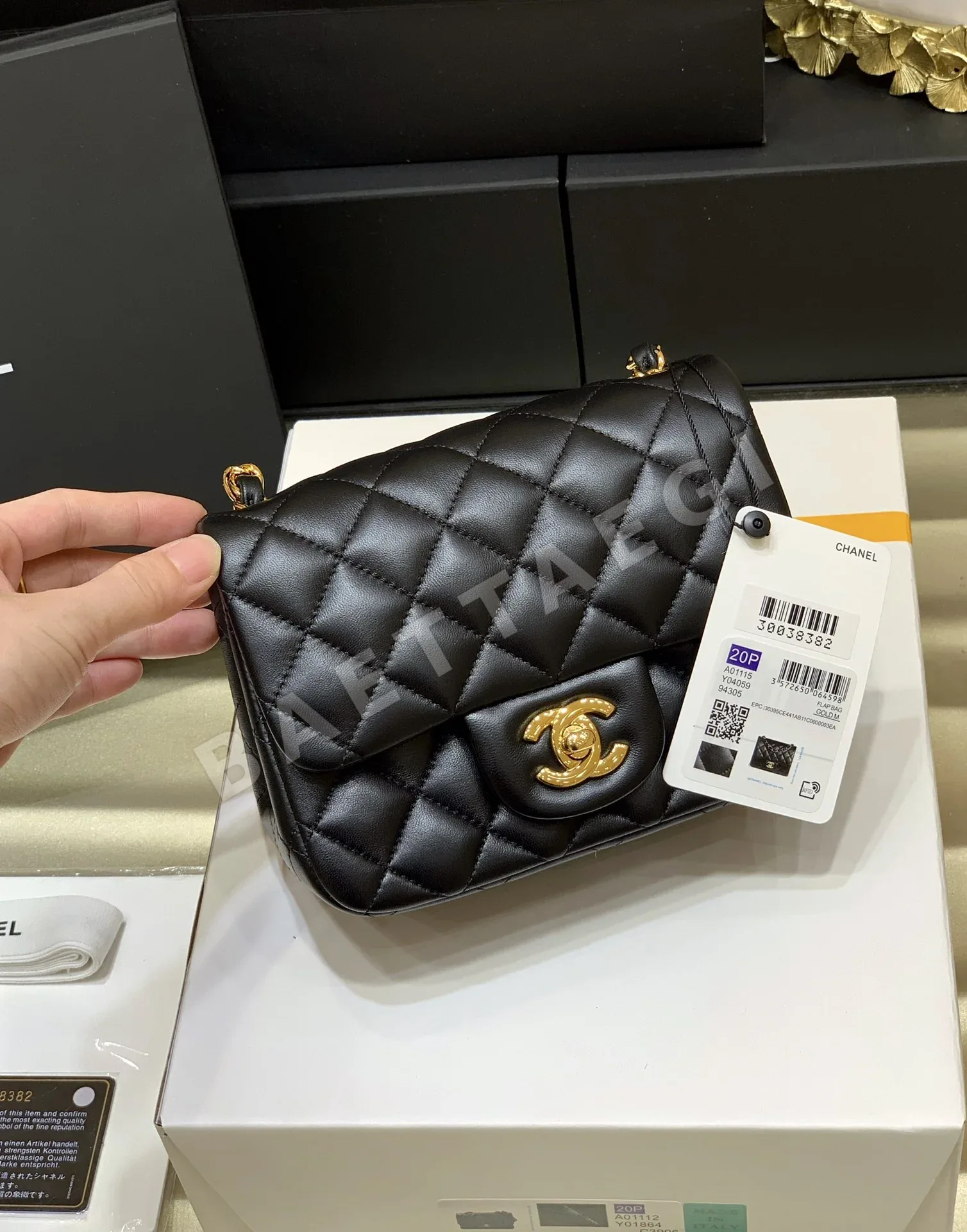 샤넬 카본파이버 클래식 플랩 백 A92993