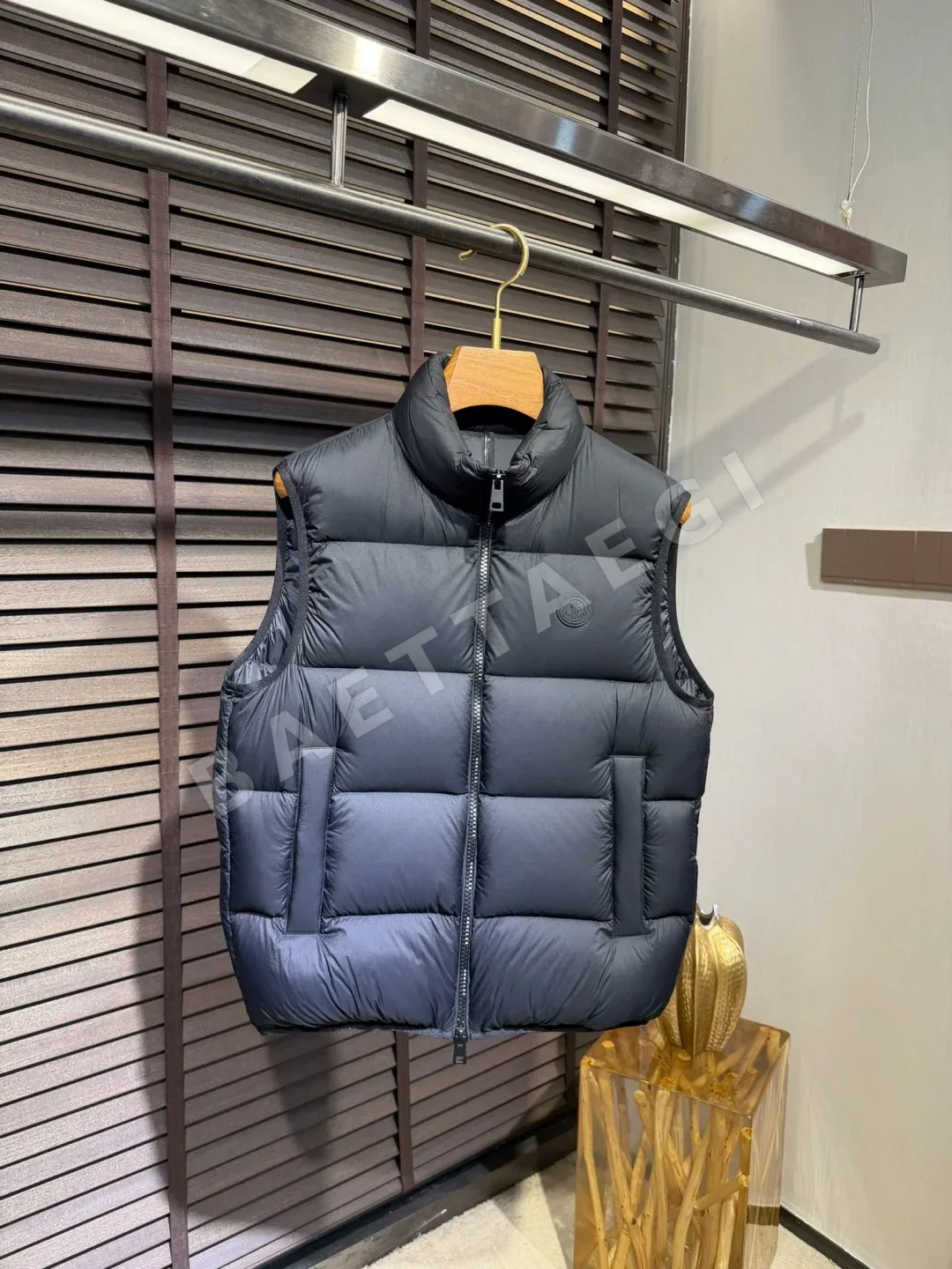 몽클레르 환경친화 폴리에스터 화이트 덕다운 남성 조끼 187819