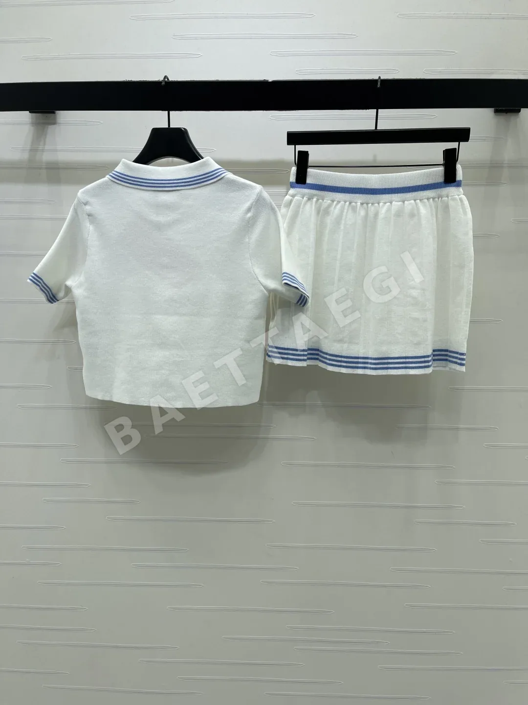 미우미우 카라 반팔 탑 플리츠 스커트 세트 상세 이미지 8
