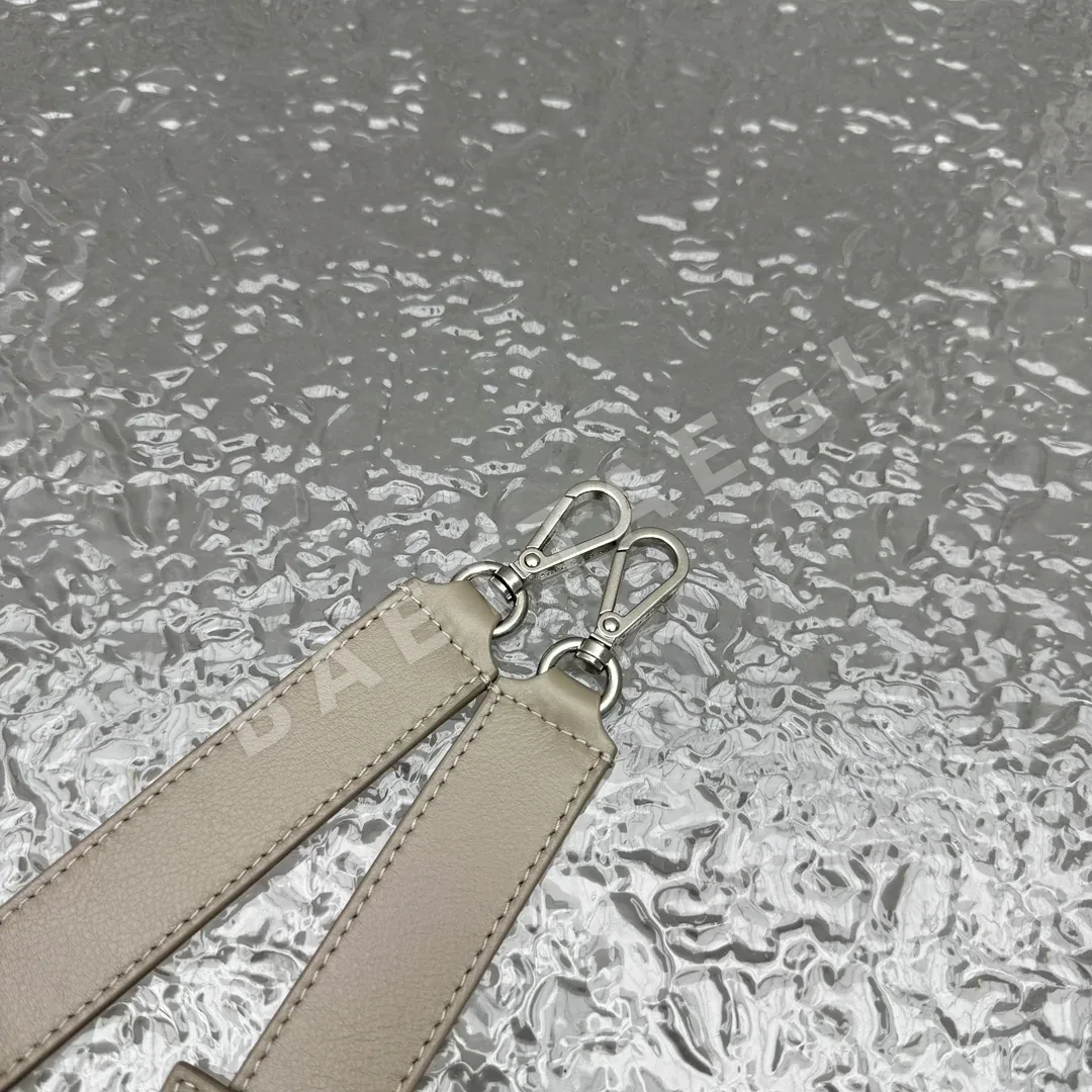 아크네스튜디오 카메로 스몰 143200 가방 Bag 상세 이미지 17