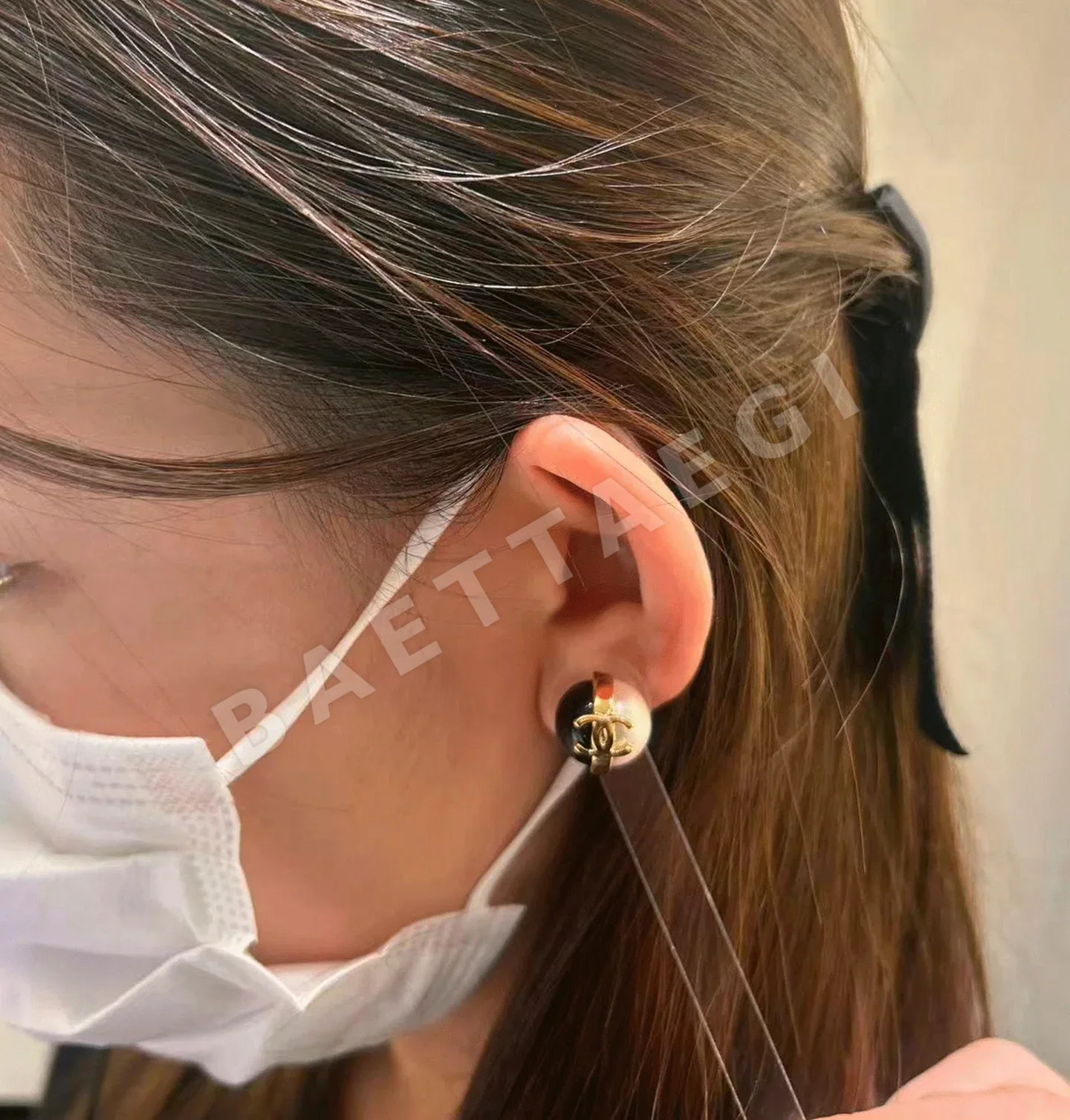 샤넬 흑백 볼 귀걸이 상세 이미지 2