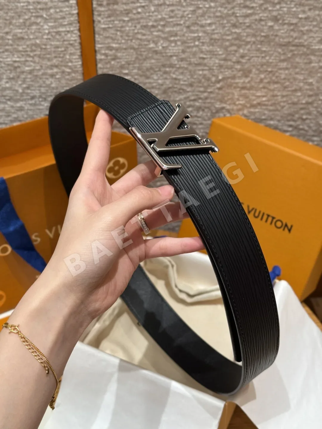 루이비통 타임리스 에피 40mm 리버시블 벨트 상세 이미지 3