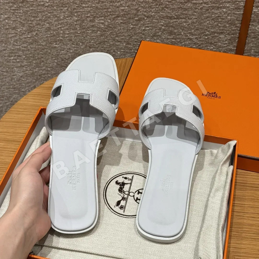 에르메스 오란 샌들 블루샤시에 가죽 H 컷아웃 상세 이미지 4