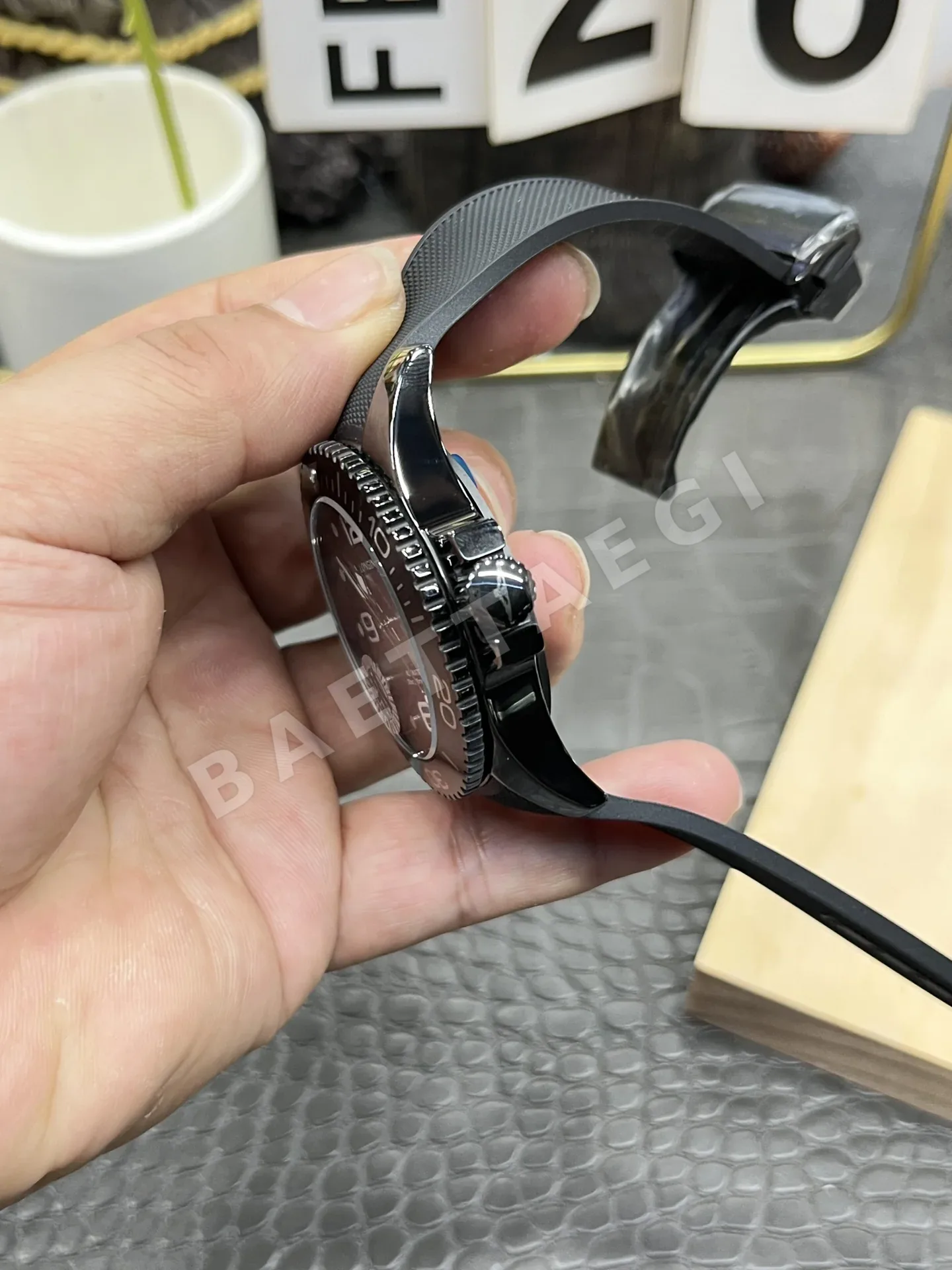 론진 콘퀘스트 블랙라벨 세라믹 오토매틱 시계 상세 이미지 6