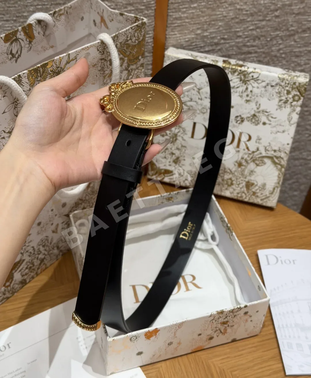 디올 메달리온 스무스 카프스킨 벨트 상세 이미지 3