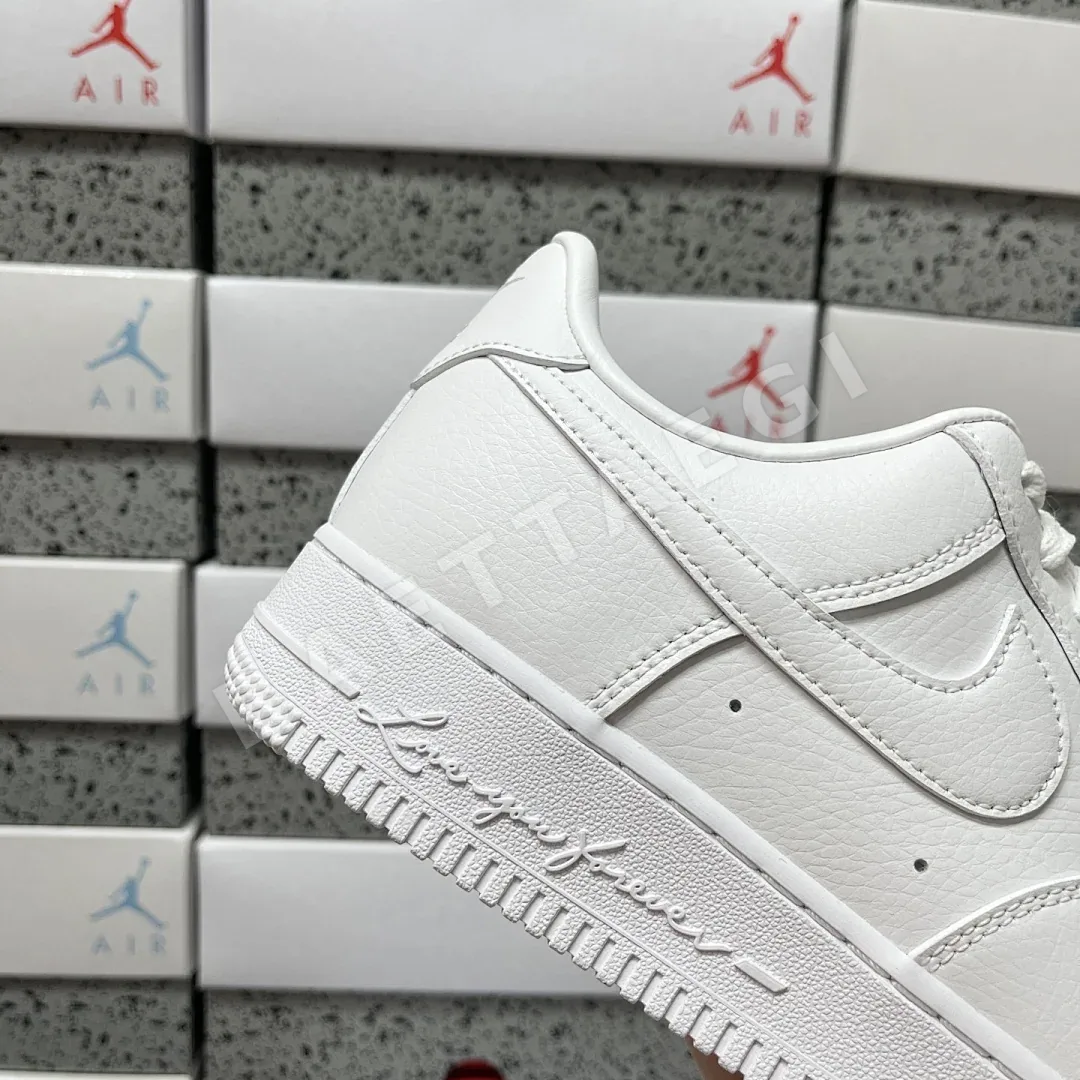 나이키 [G5] 에어 포스 1 로우 화이트 CZ8065-100 201199 Nike Air Force 1 Low Drake NOCTA 상세 이미지 3