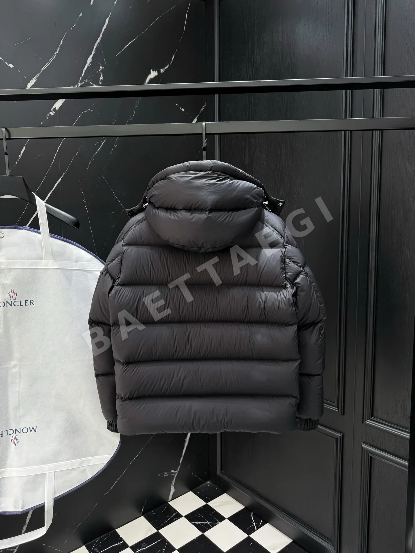 몽클레르 남성 패딩 점퍼 상세 이미지 9