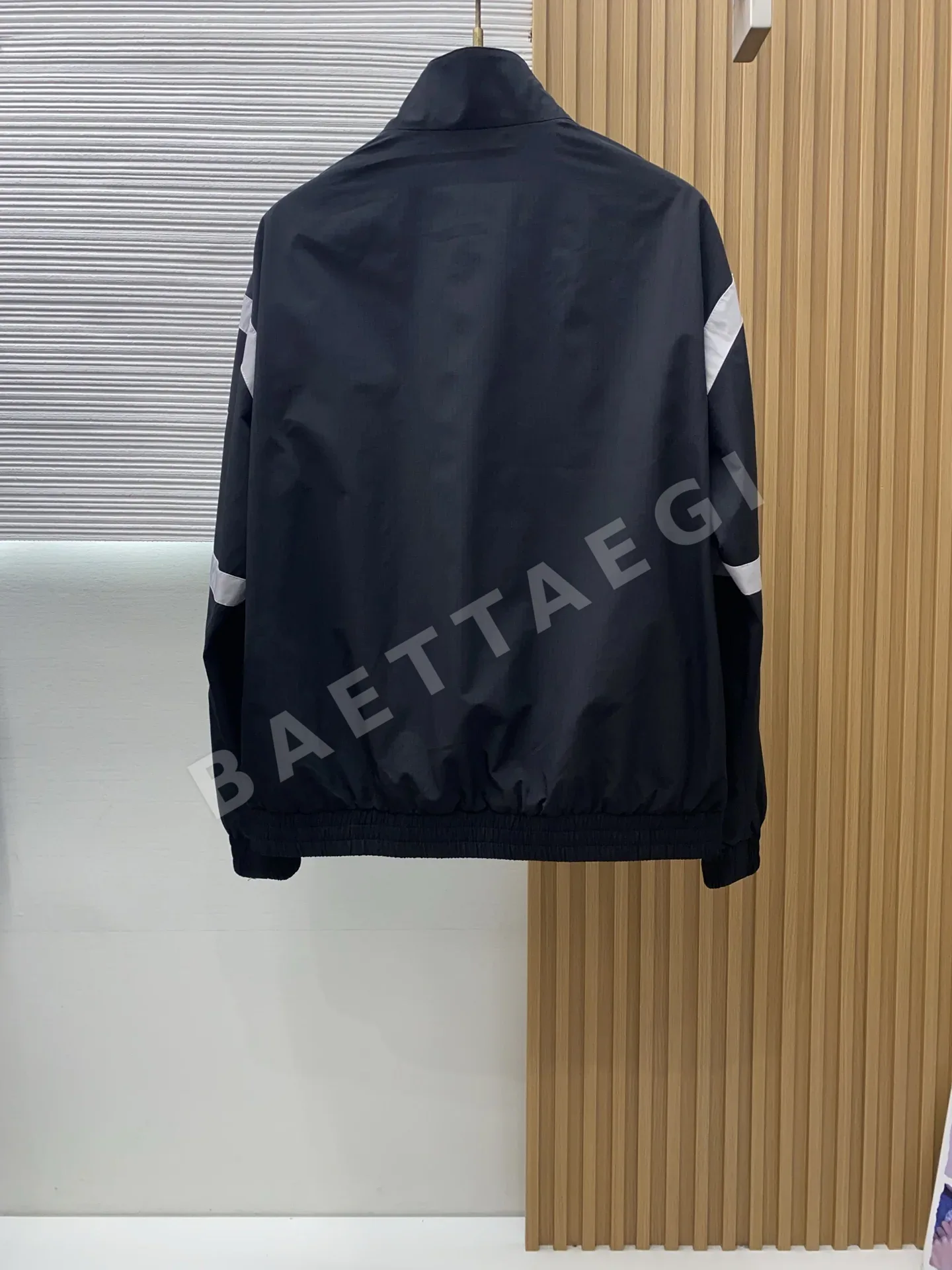 발렌시아가 스탠드카라 슬림핏 남성 자켓 상세 이미지 9