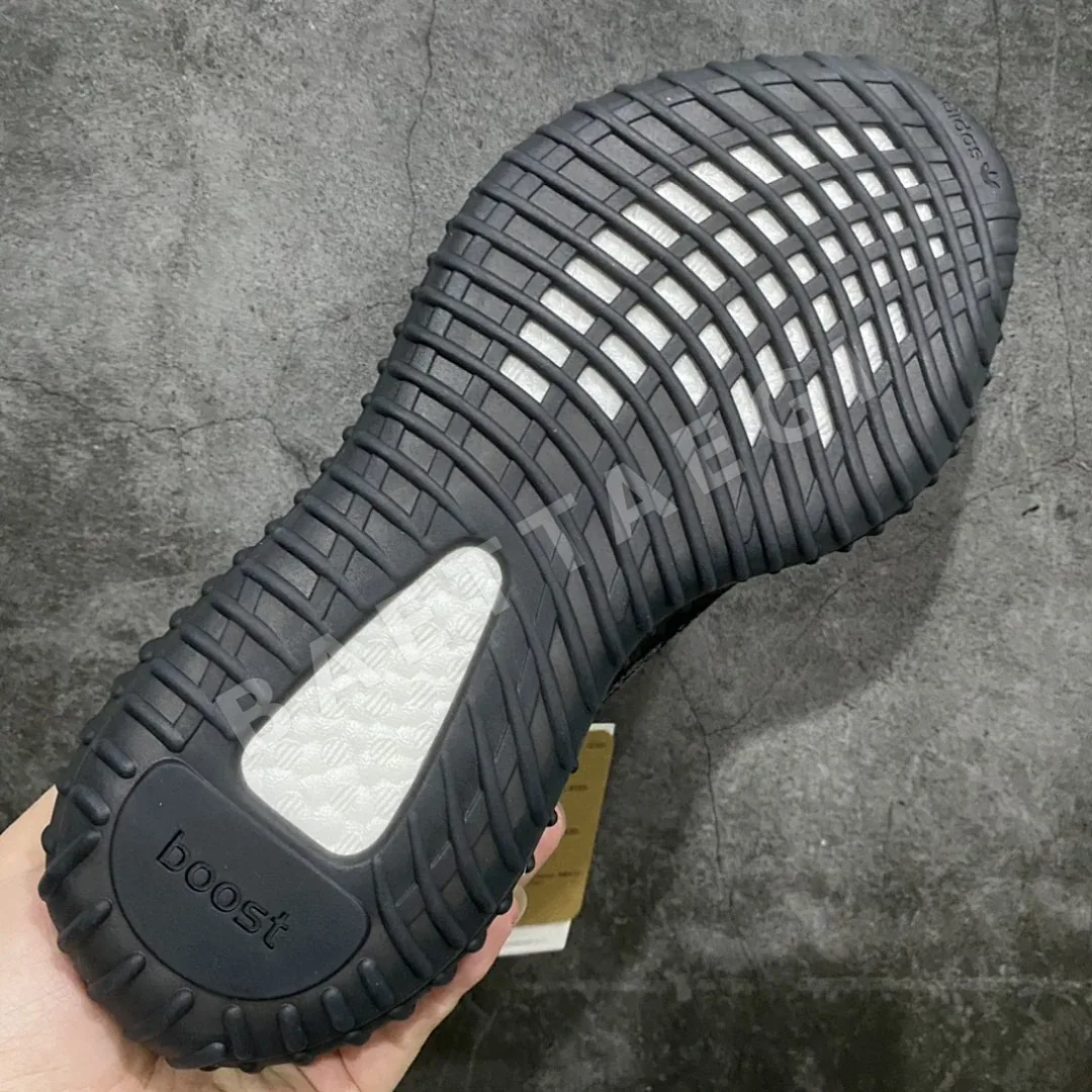 아디다스 이지 350 GW3774 200685 Adidas Yeezy 350 상세 이미지 2