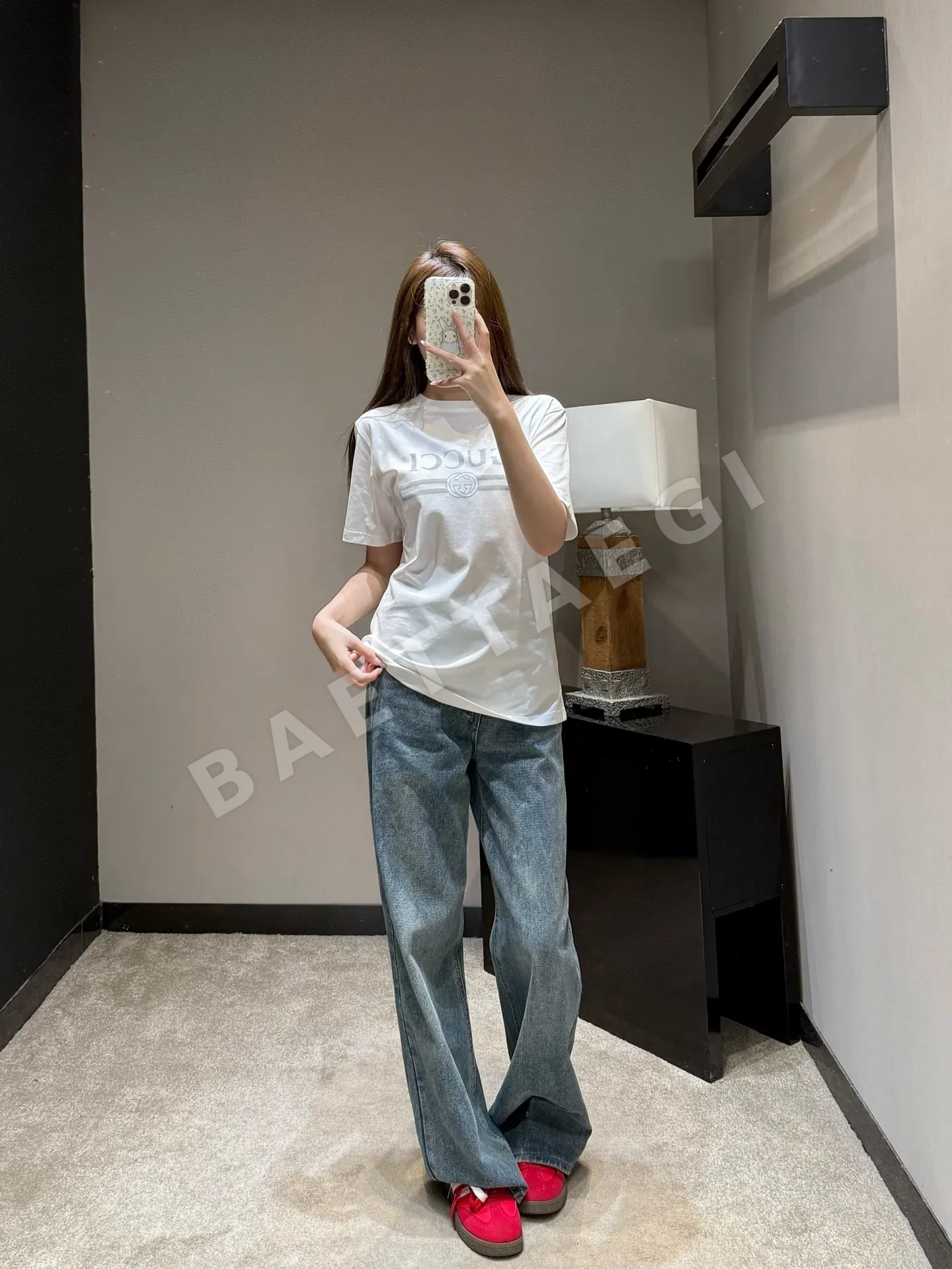 구찌 레터 프린트 크루넥 반팔 티셔츠 상세 이미지 6
