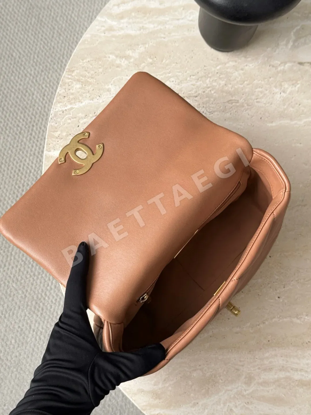 샤넬 가방 카라멜 금장 33517