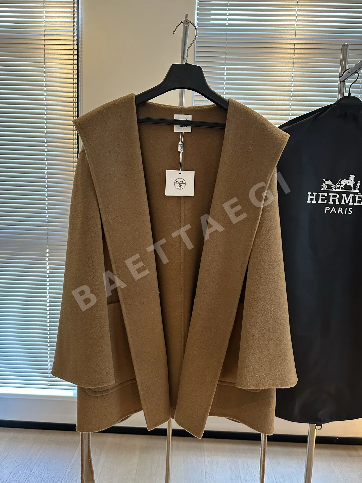마르지엘라 여성 미니 바스로브 캐시미어 코트 상세 이미지 2