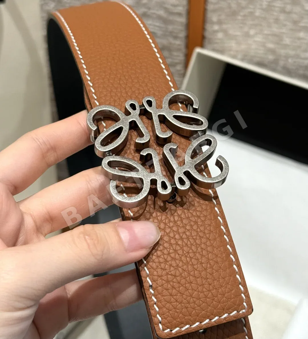 로에베 아나그램 양면 가죽 벨트 상세 이미지 5