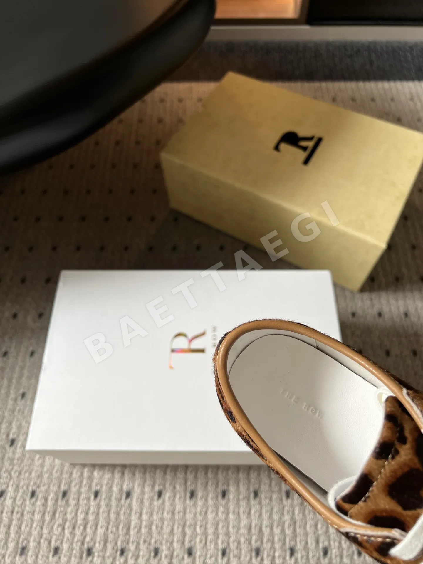 더로우 레트로 캐주얼 트레이닝 신발 상세 이미지 8