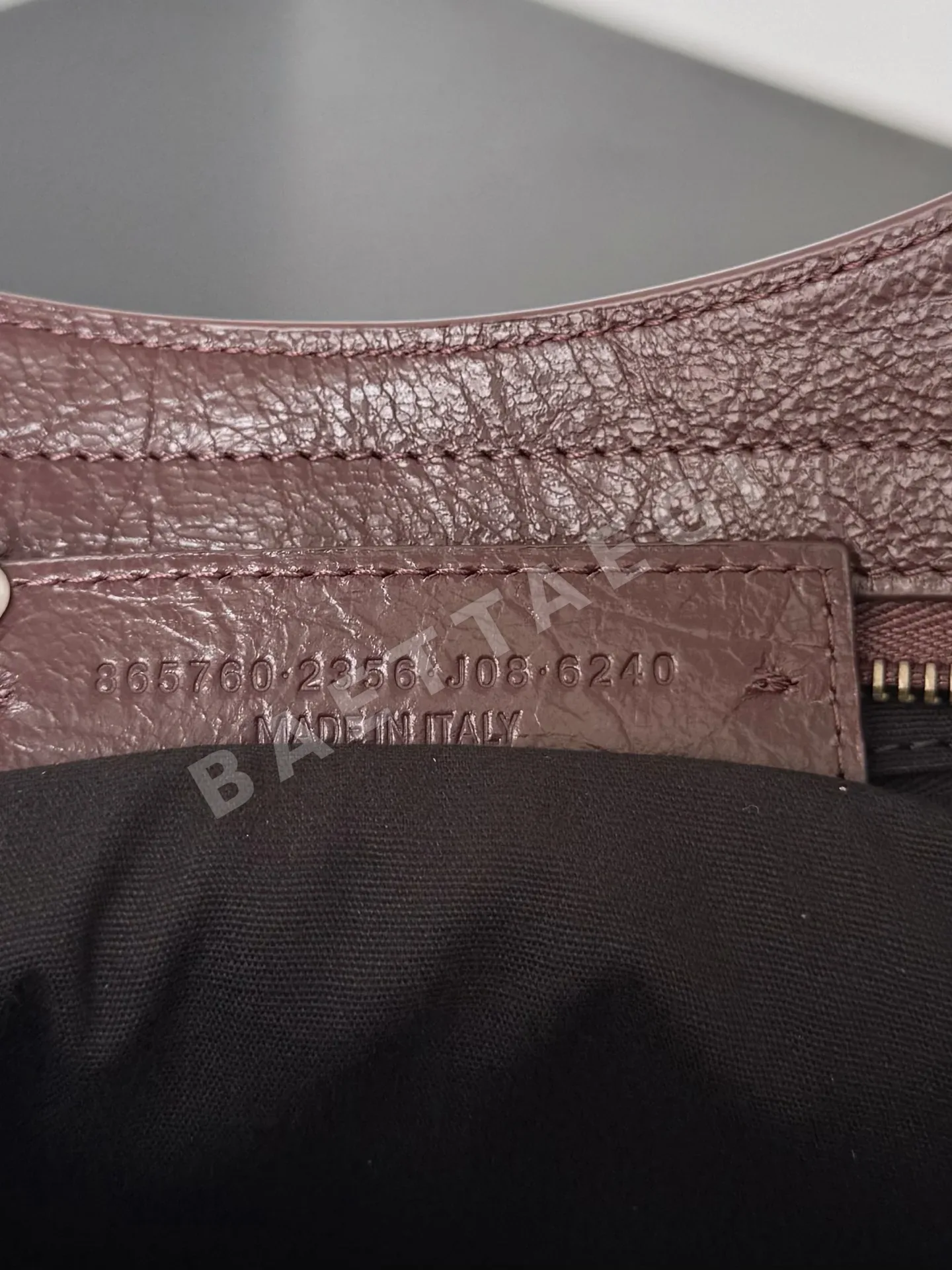 발렌시아가 스터드 디테일 가방 상세 이미지 9