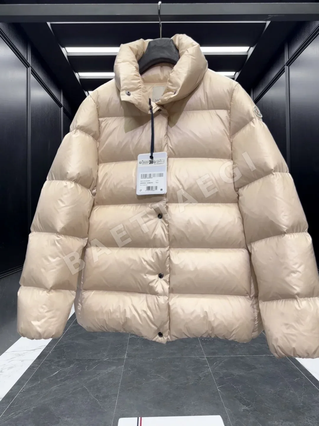 몽클레르 코체비스 여성 다운 패딩 재킷 상세 이미지 5