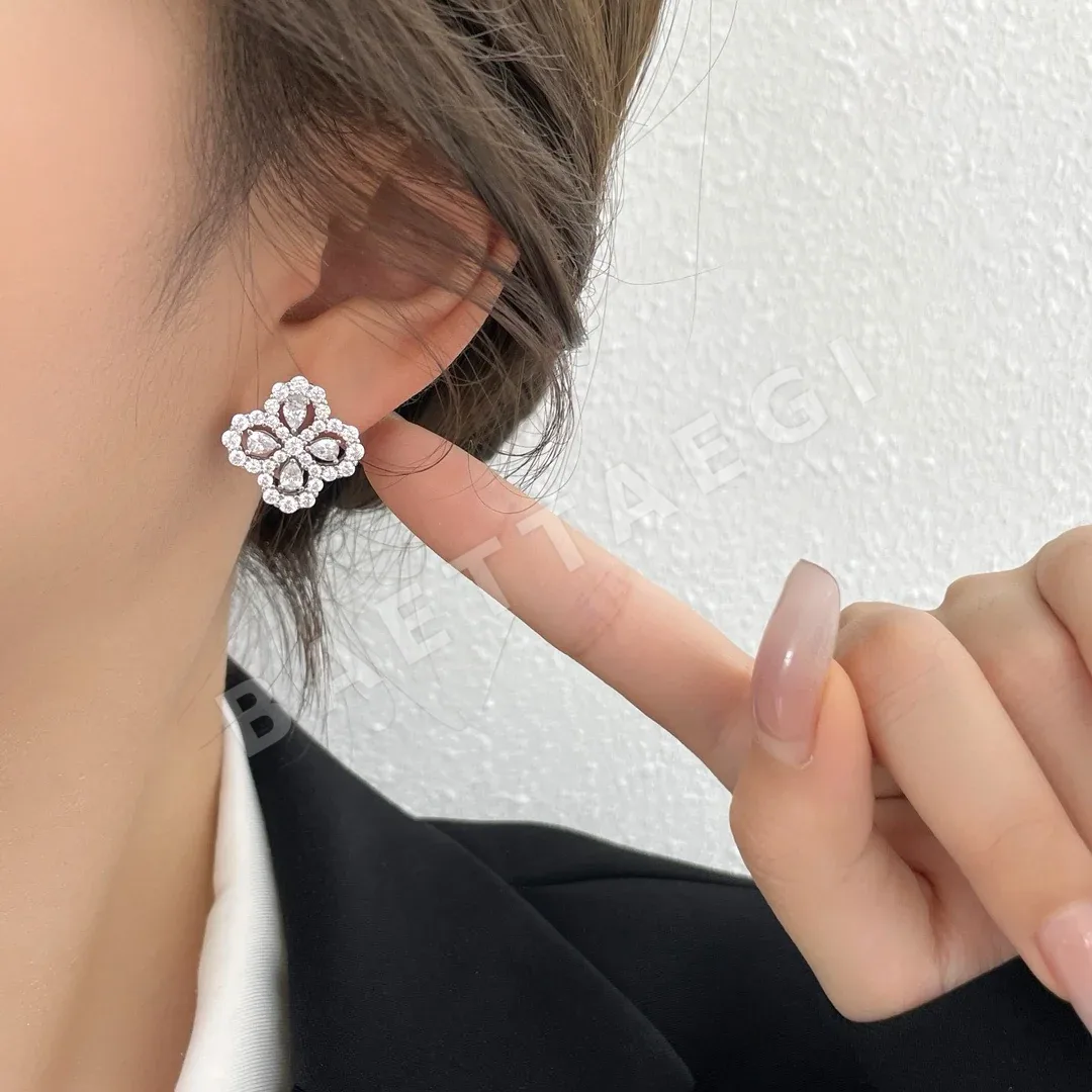 해리윈스턴 화이트 컬러 루프 귀걸이 상세 이미지 3