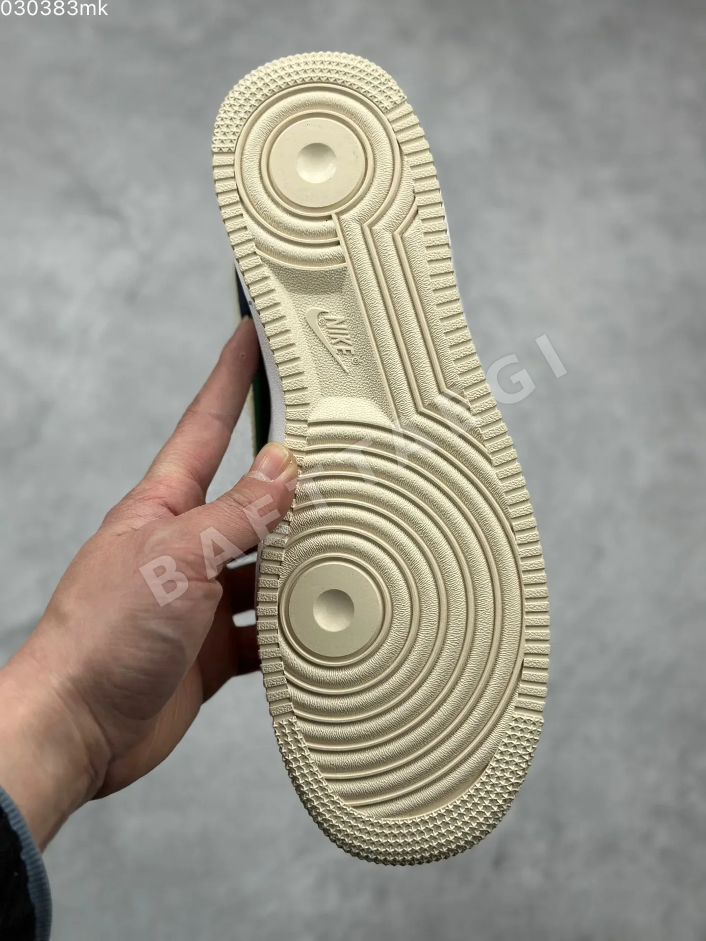나이키포스 에어포스 1 로우 스웨이드 스니커즈 상세 이미지 9