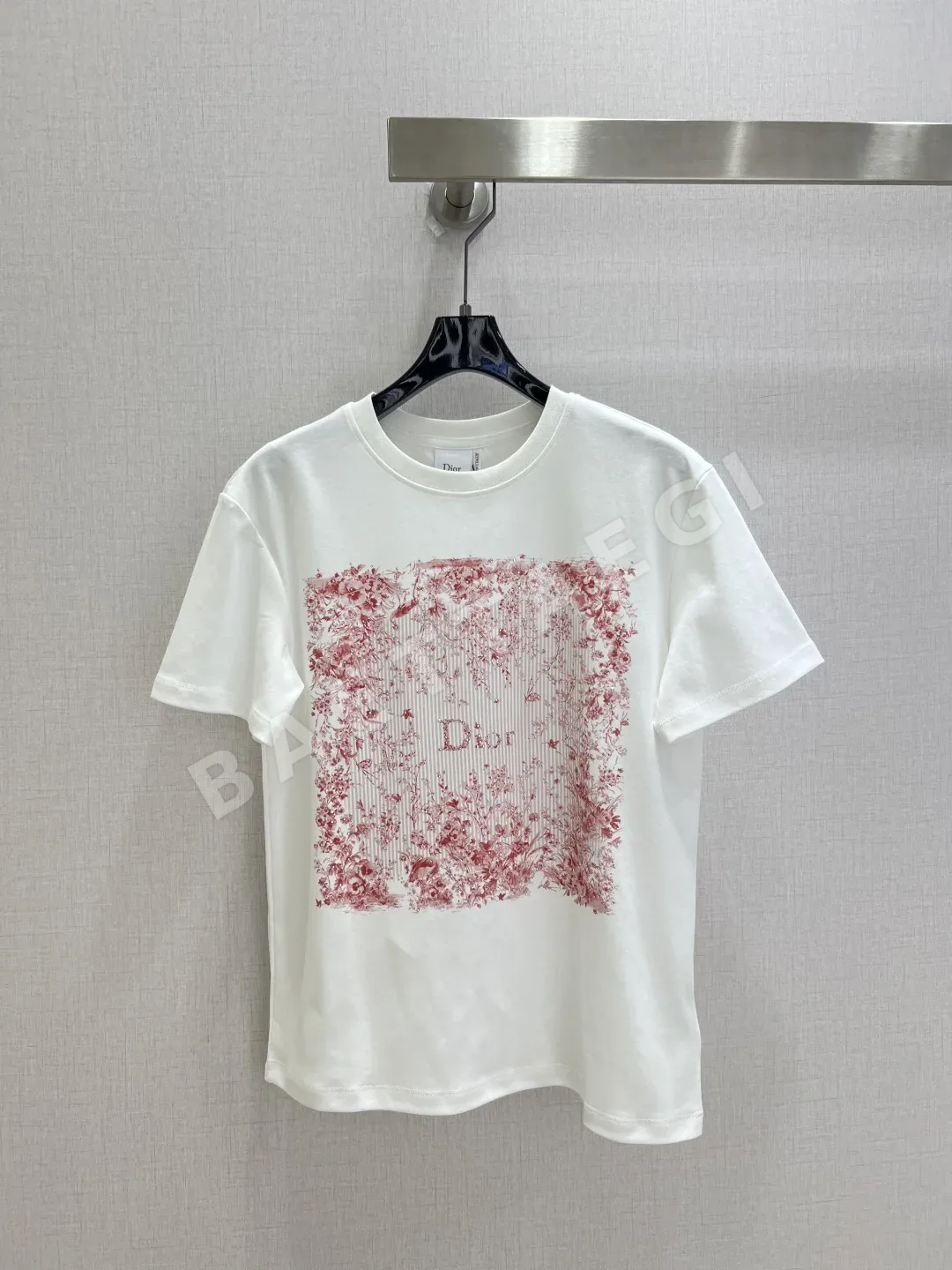 디올 라인스톤 레터 반팔 티셔츠 131674