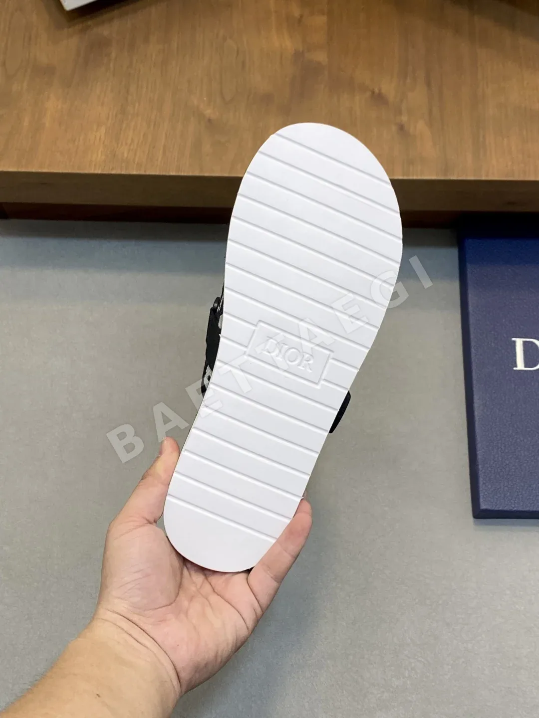디올 샌들 블랙 고무 상세 이미지 8