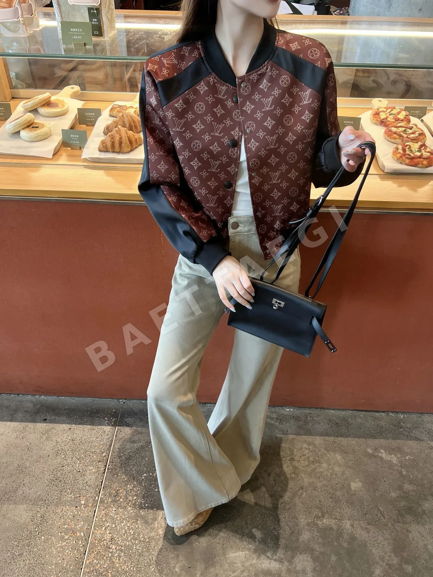 루이비통 텍스처 소재 여성 자켓 164652