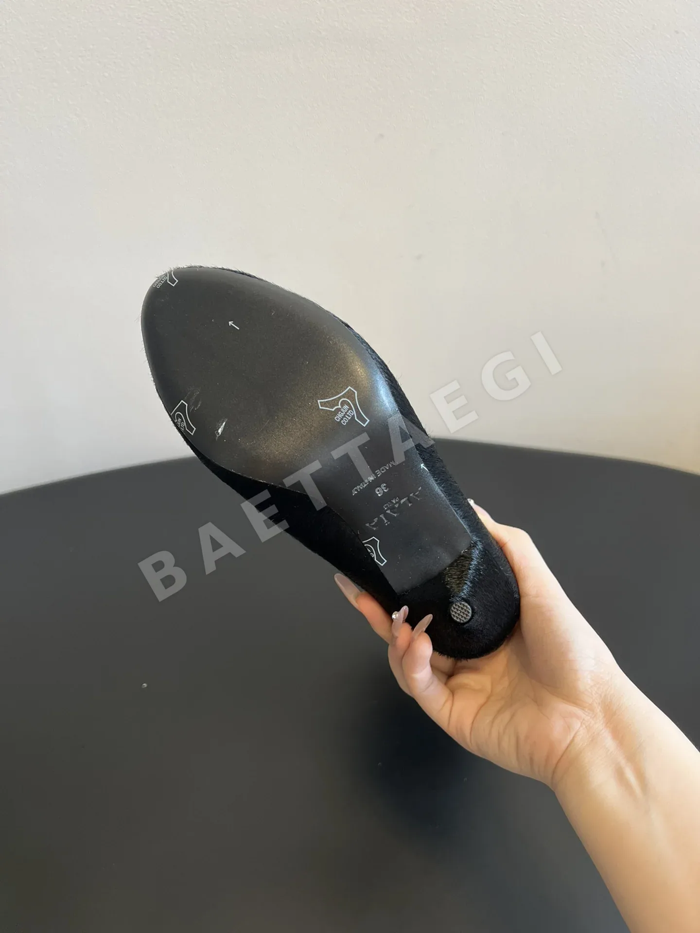 알라이아 라운드 토 하이힐 부츠 상세 이미지 7