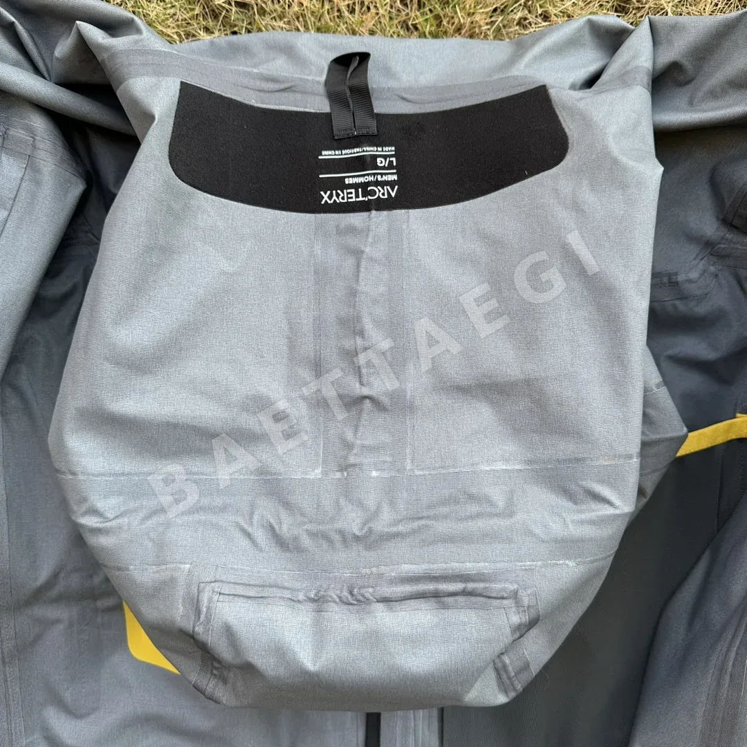 아크테릭스 [TZ] 알파 SV 자켓 6세대 블랙 골드 200130 Arc'teryx Alpha SV Jacket 6 24K Black 상세 이미지 28