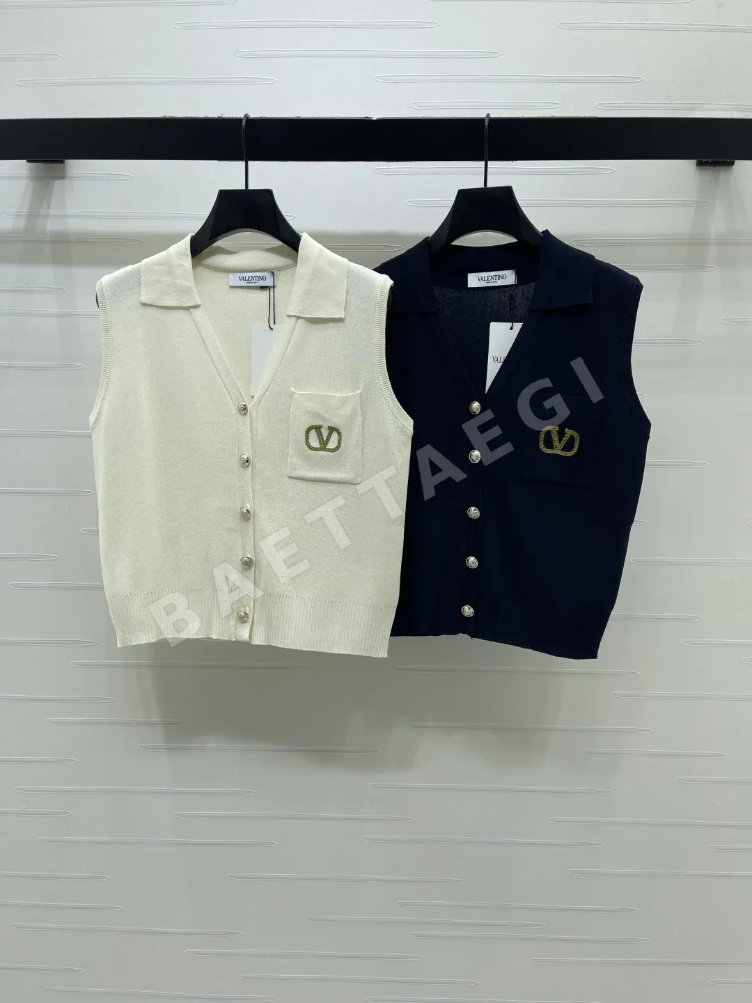 발렌티노 카라 장식 니트 베스트 여성 자켓 131620