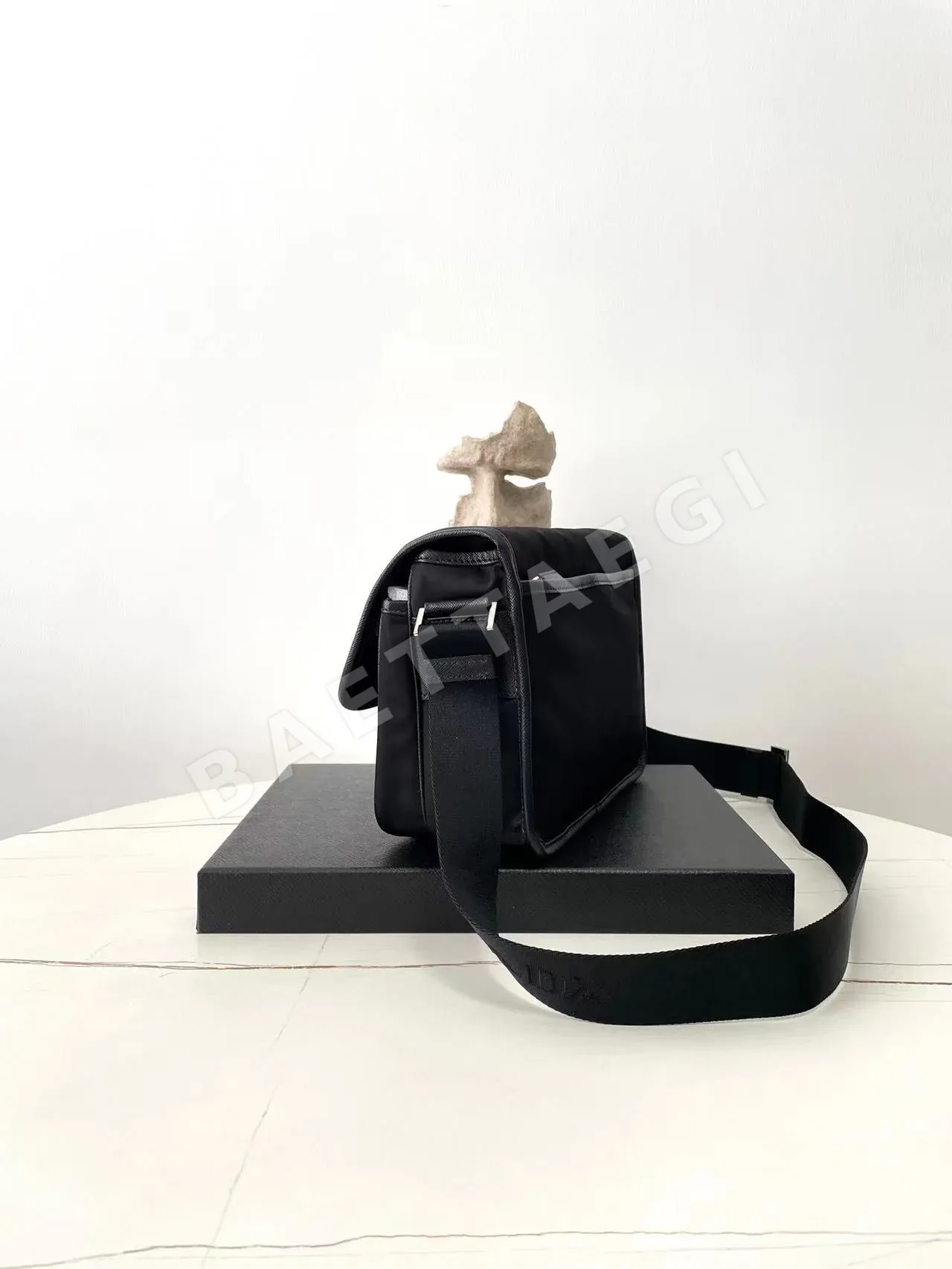 프라다 나일론 크로스바디 가방 2VD769 상세 이미지 7