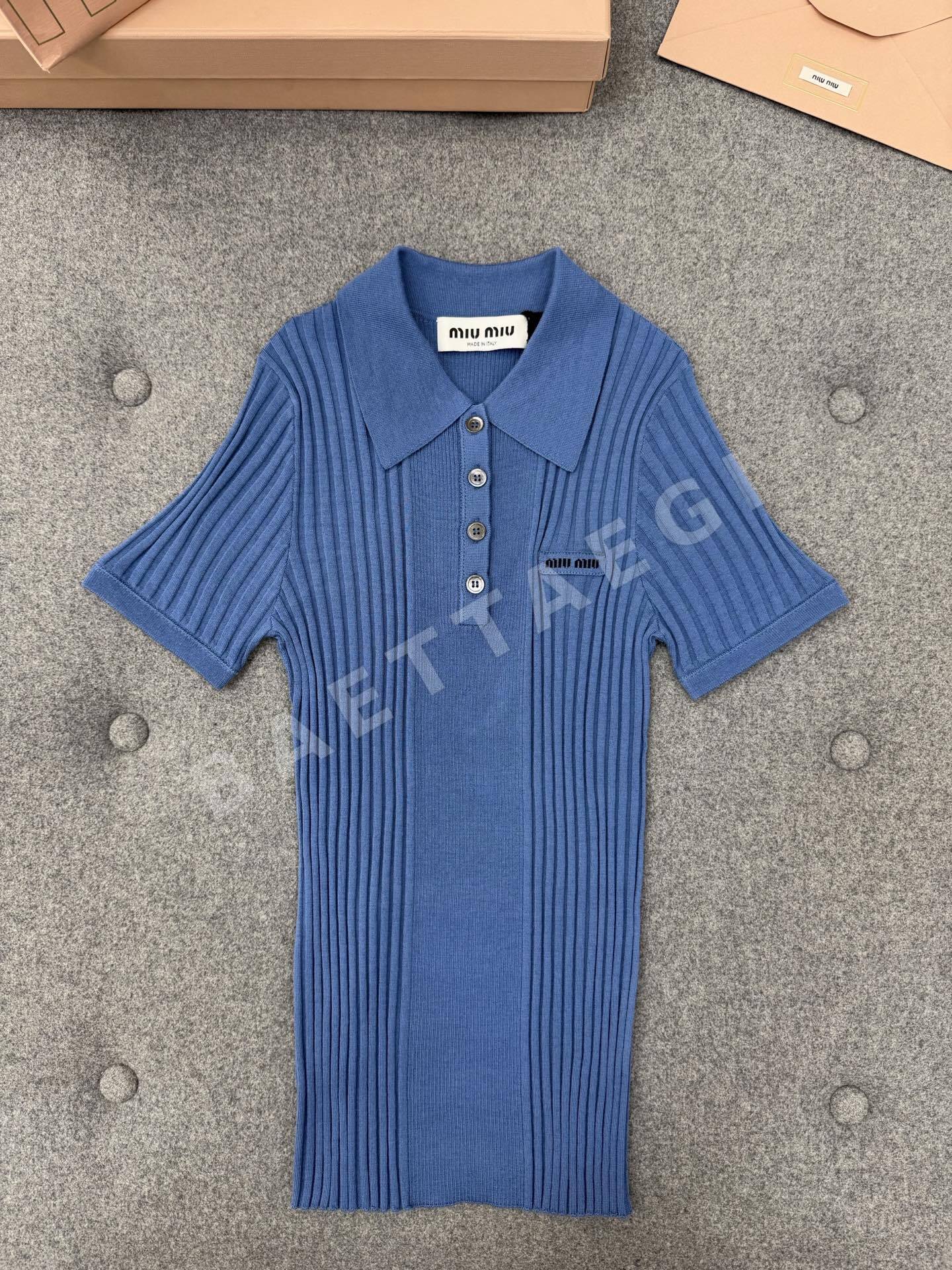 미우미우 울 폴로 카라 반팔 티셔츠 상세 이미지 2