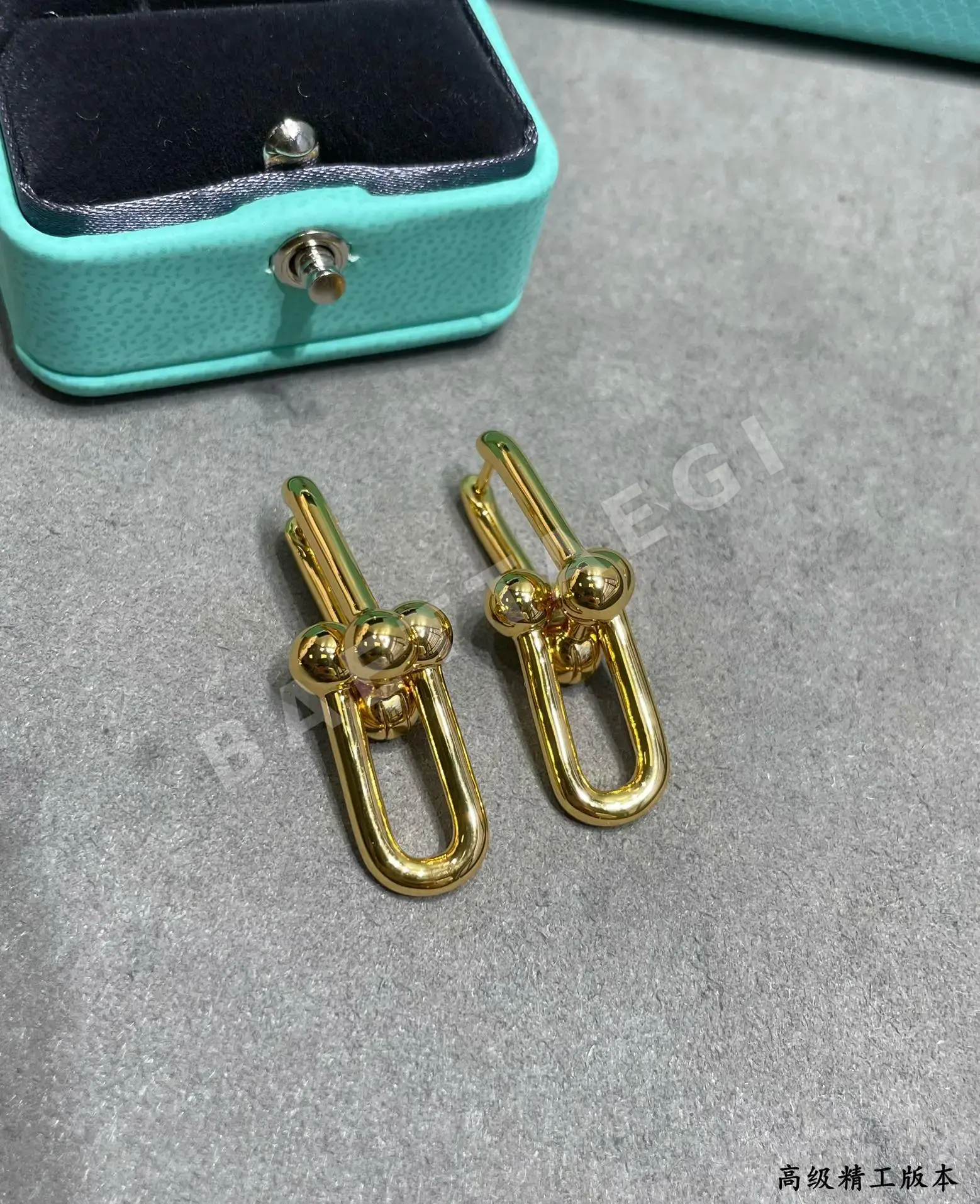 티파니 더블 링 말굽 버클 귀걸이 상세 이미지 4