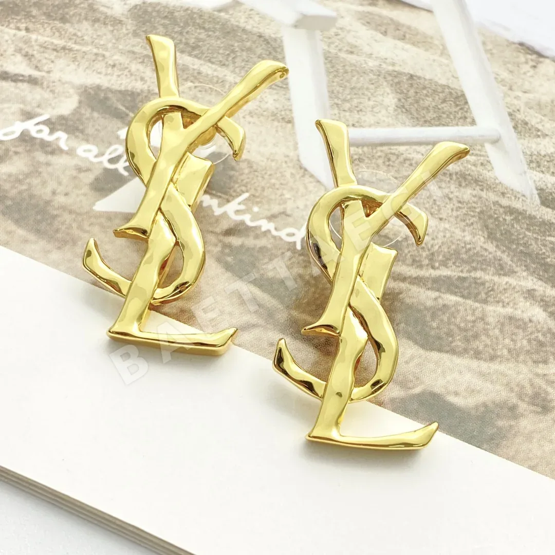 생로랑 YSL 로고 광택 귀걸이 상세 이미지 9
