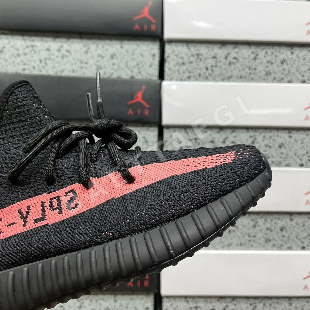 아디다스 [XQ] 이지 부스트 350 V2 BY9612 200763 Adidas Yeezy Boost 350 V2 Core Black Red 상세 이미지 3